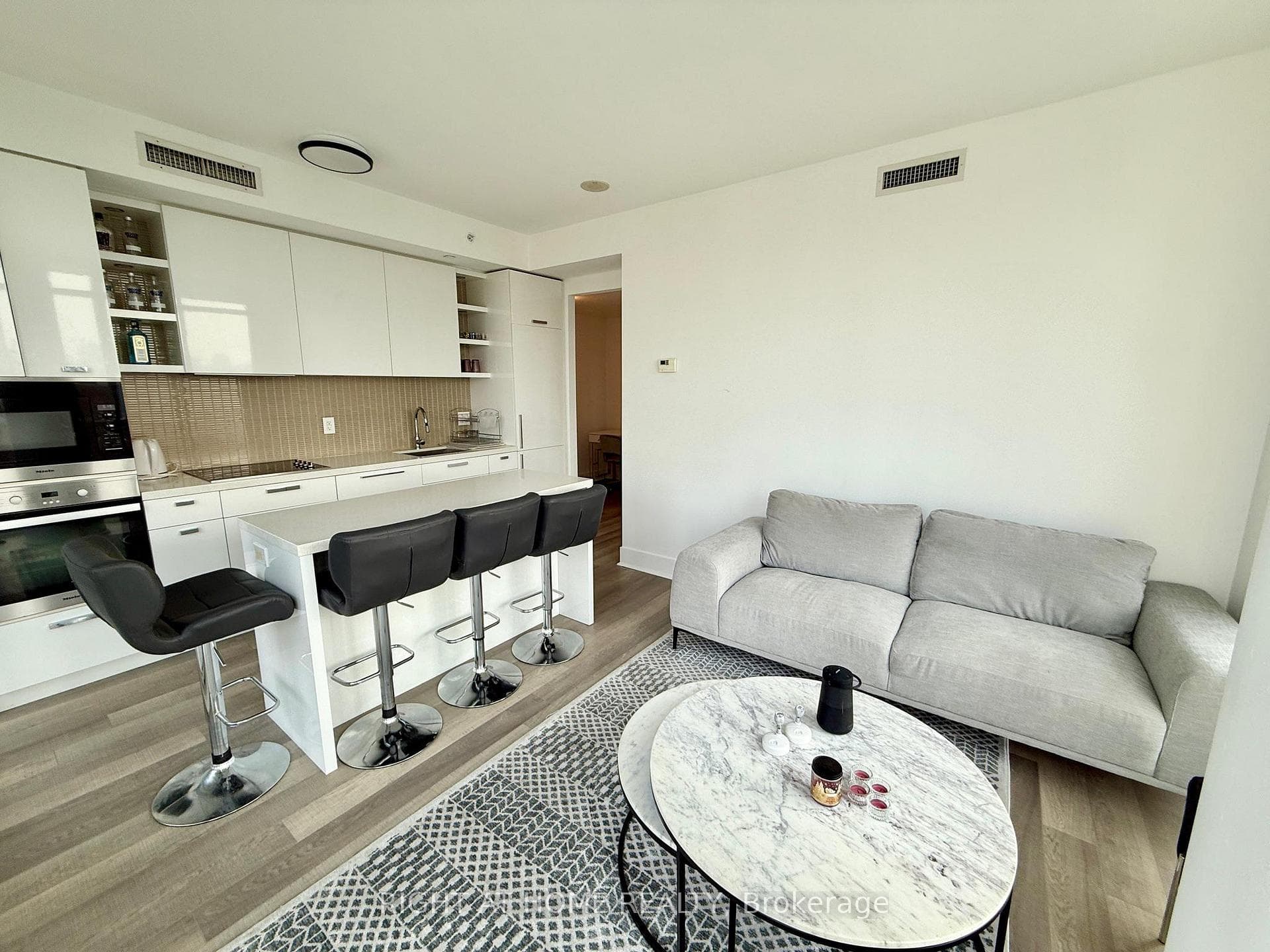 32 Davenport Road Unit 1003 photo 16