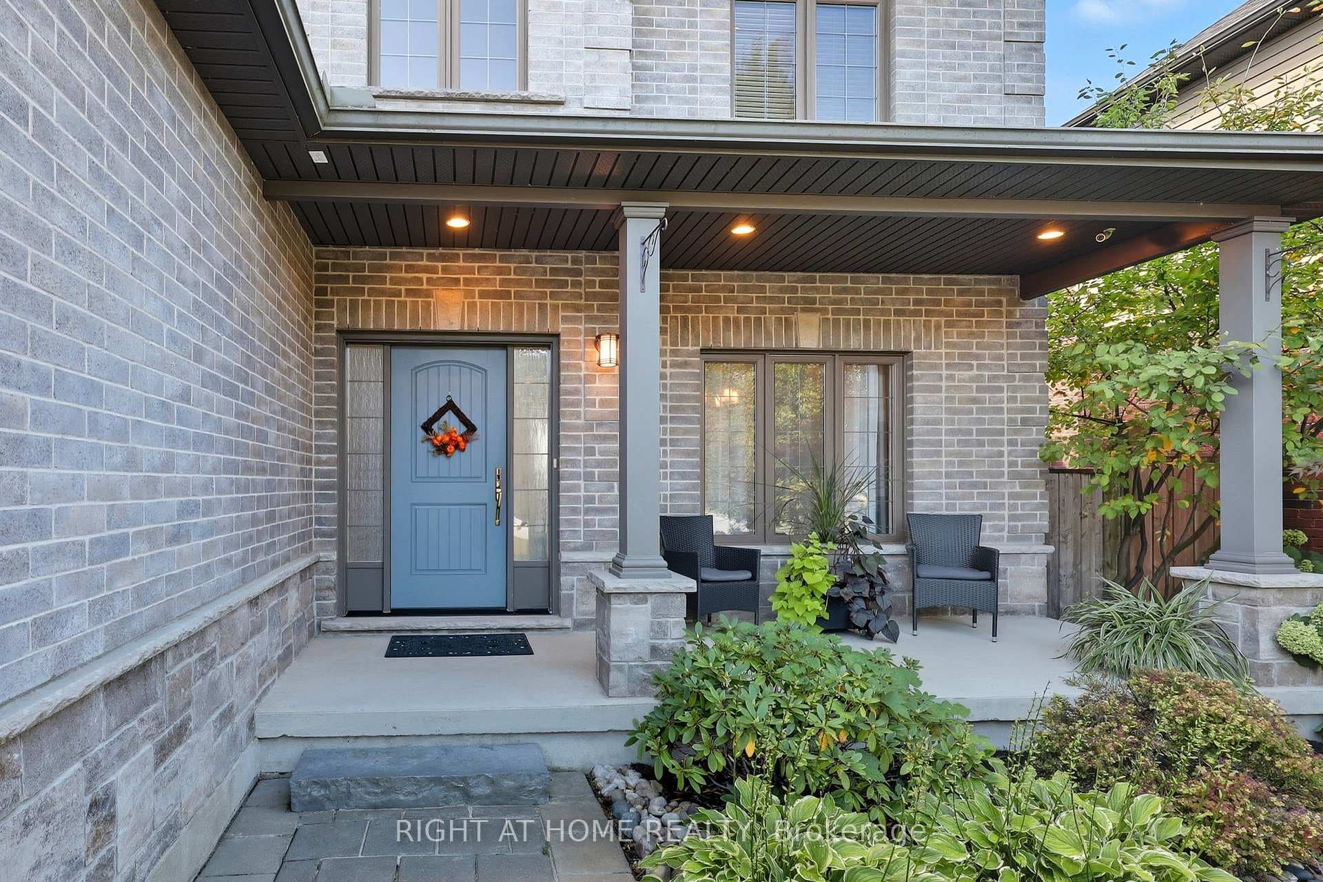 35 Caverhill Crescent photo 4
