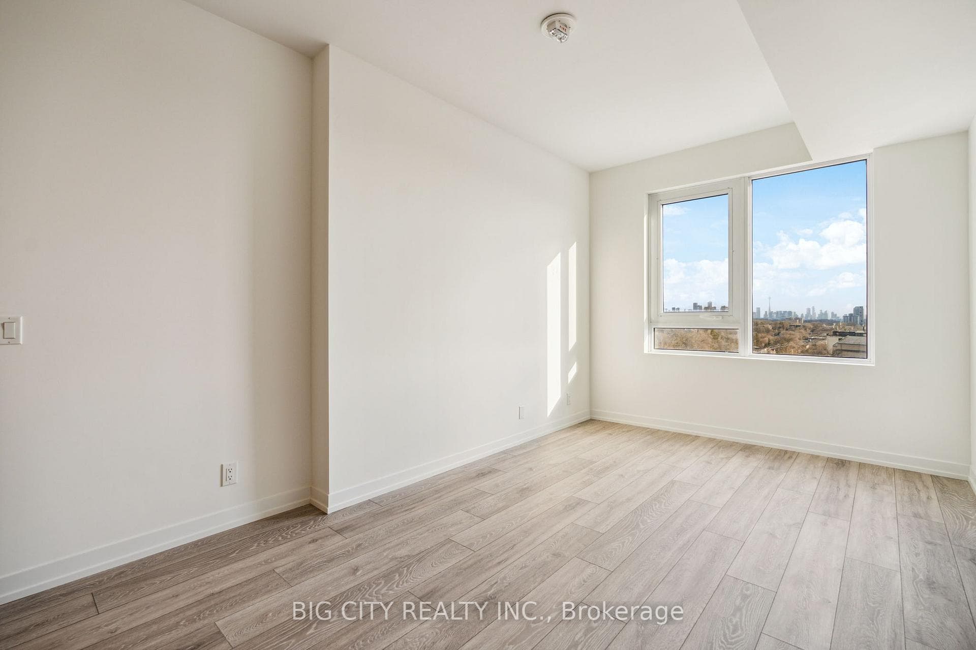2020 Bathurst Street Unit 1202 photo 14