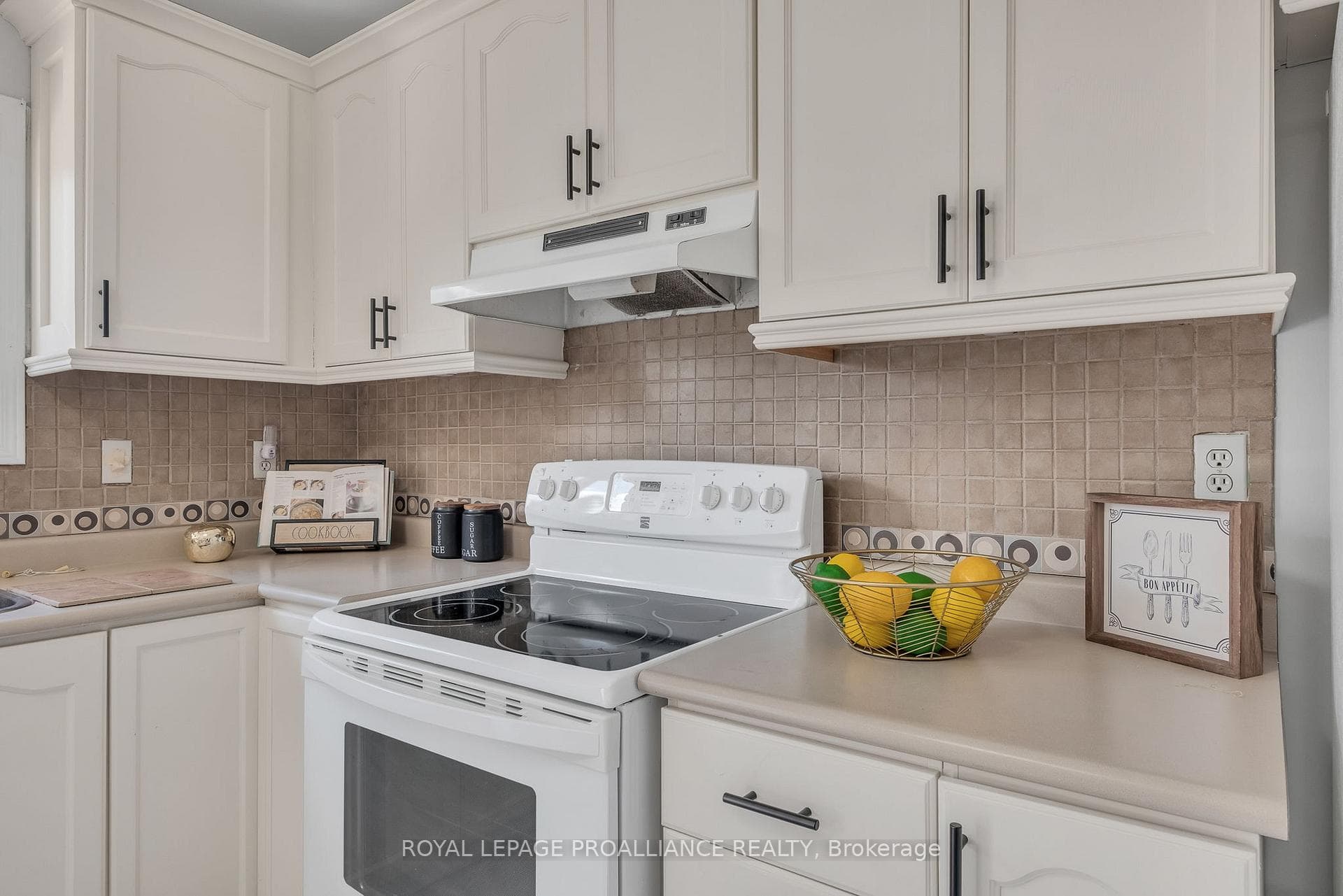1057 Tillison Avenue photo 15