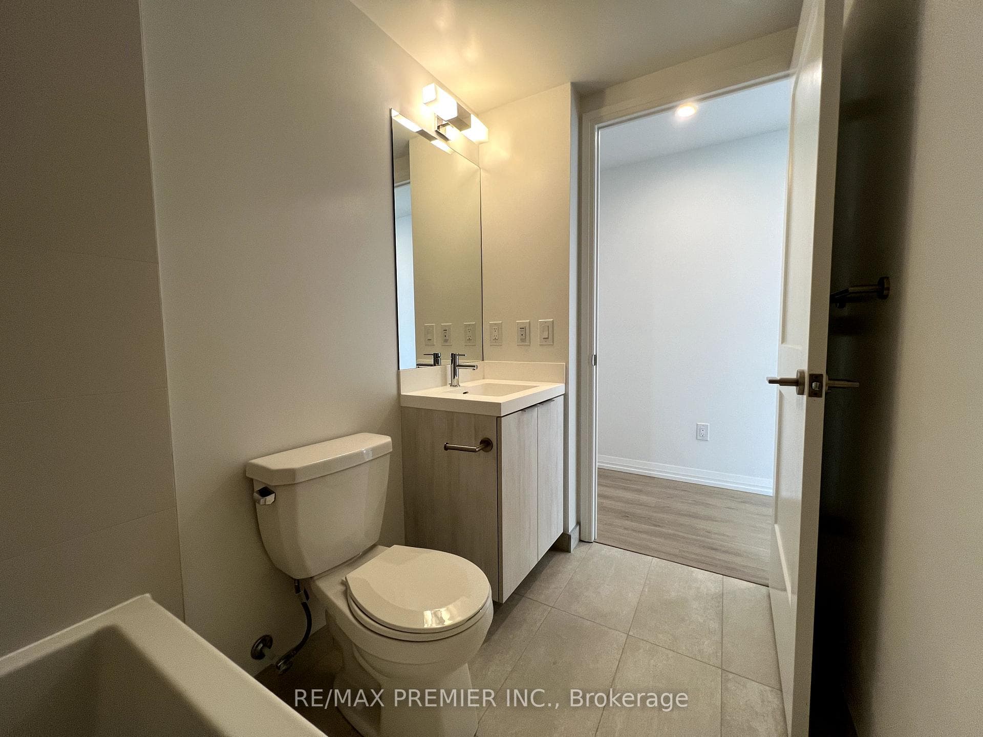 8 Widmer Street Unit 3412 photo 5