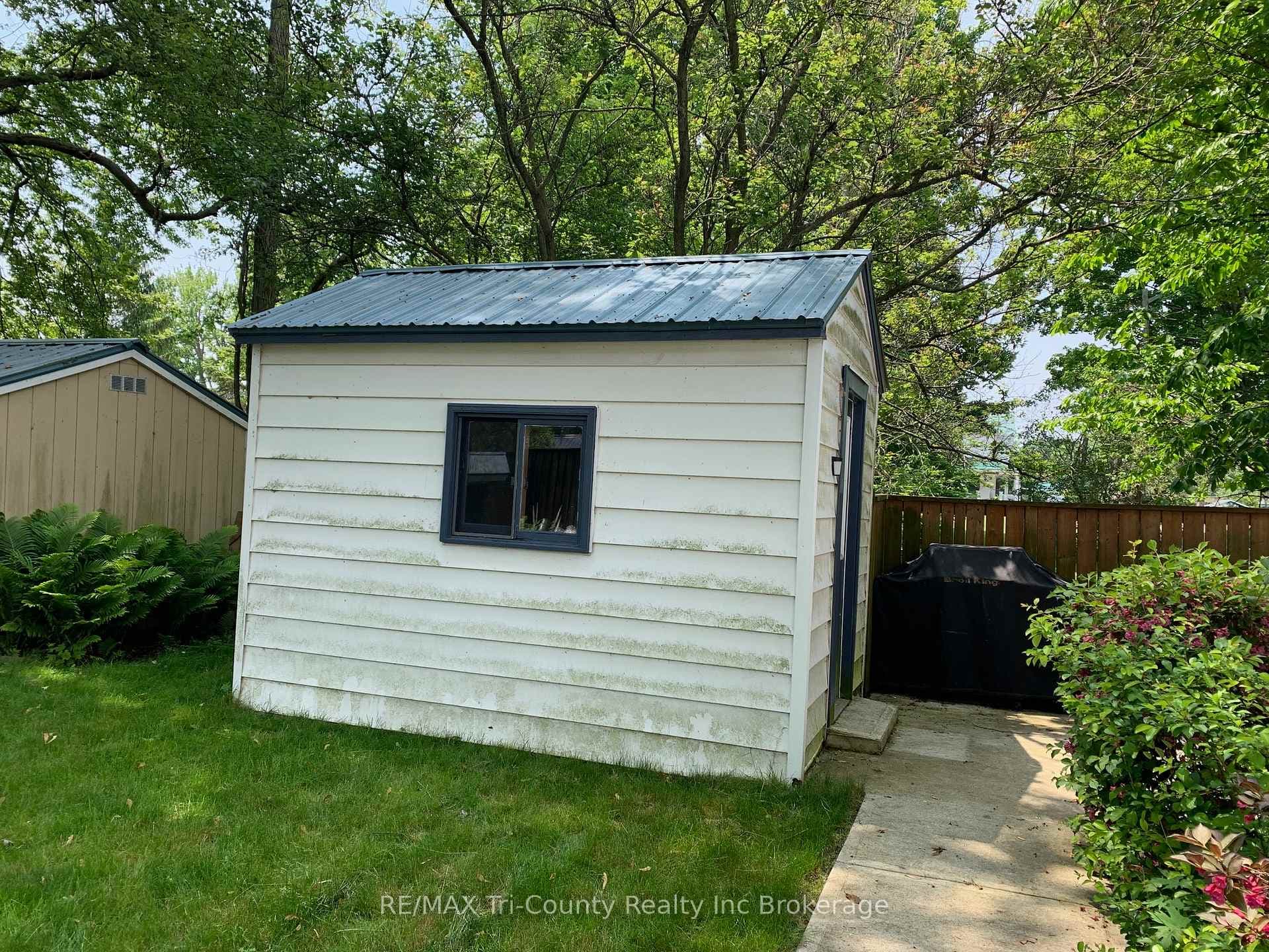 Bunkie-Guest bedroom