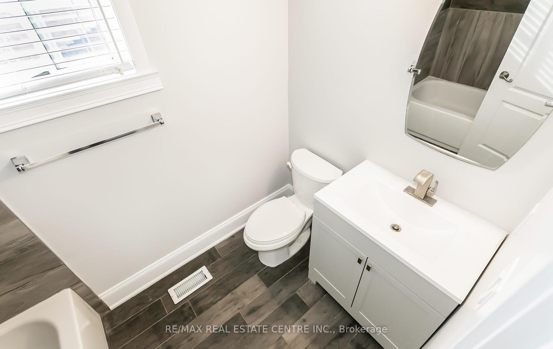 85 Viceroy Crescent photo 29