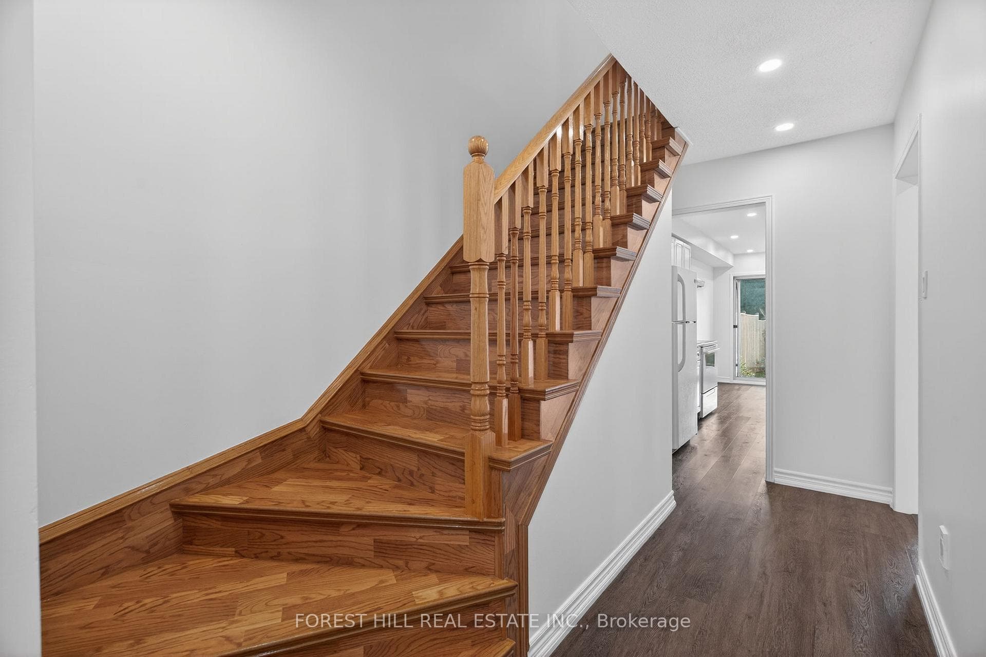 532 Steddick Court photo 14
