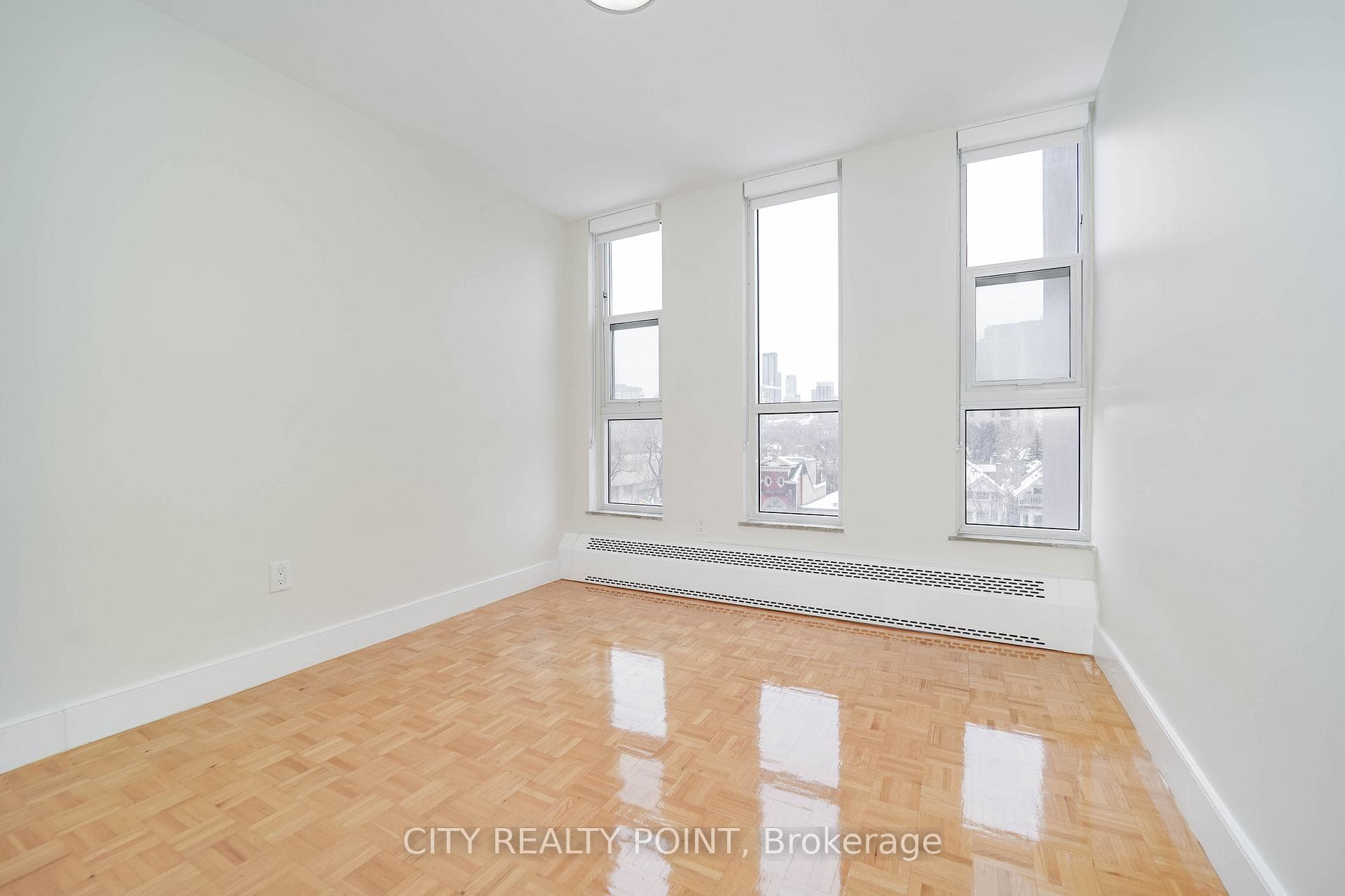 666 Spadina Avenue Unit 2403 photo 12