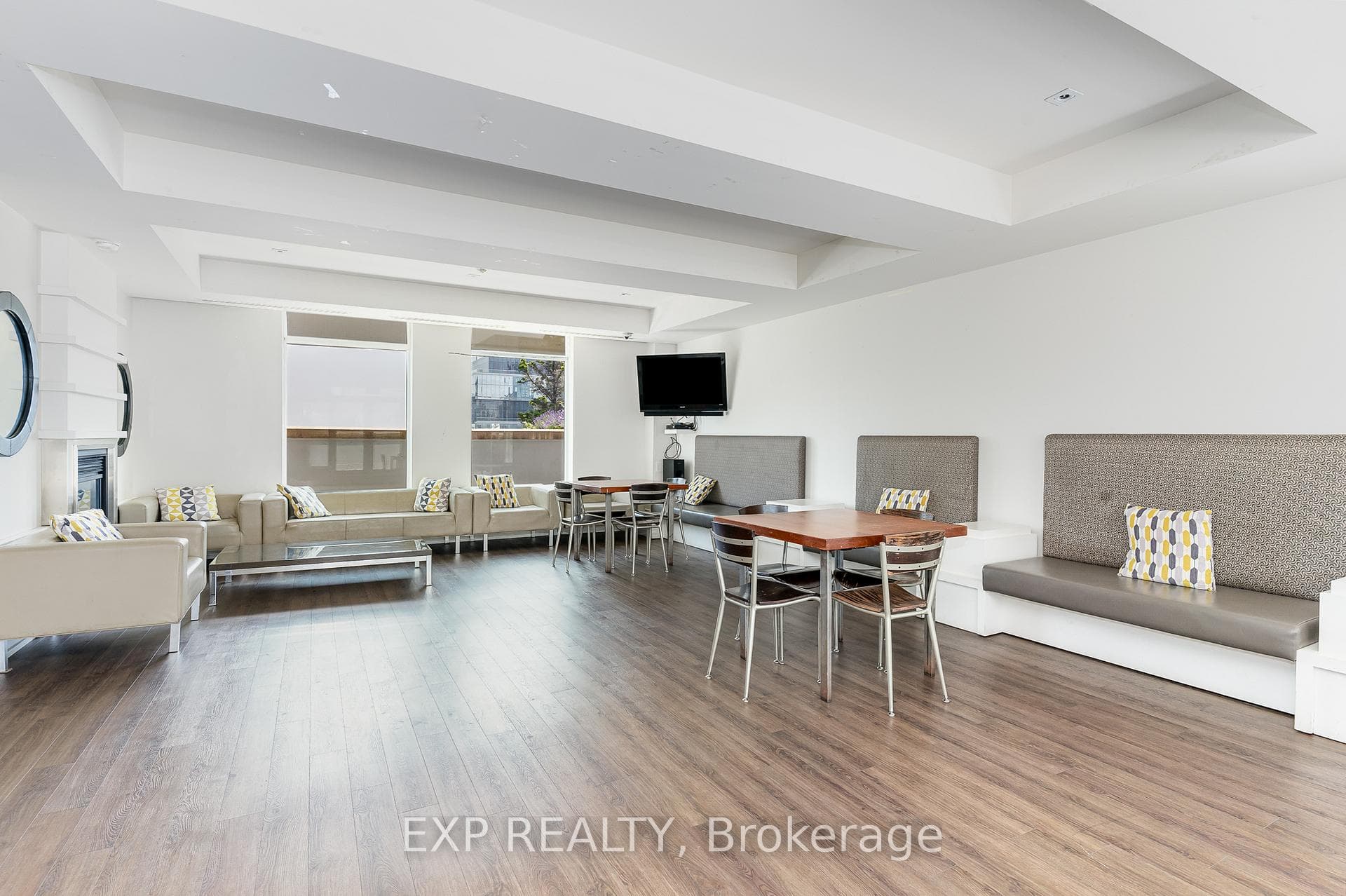 230 King Street Unit 614 photo 18