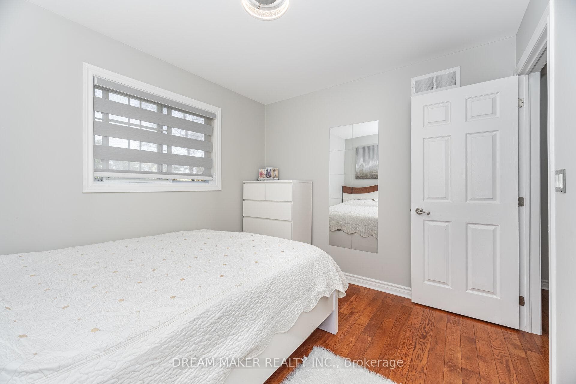 756 Third Avenue photo 36