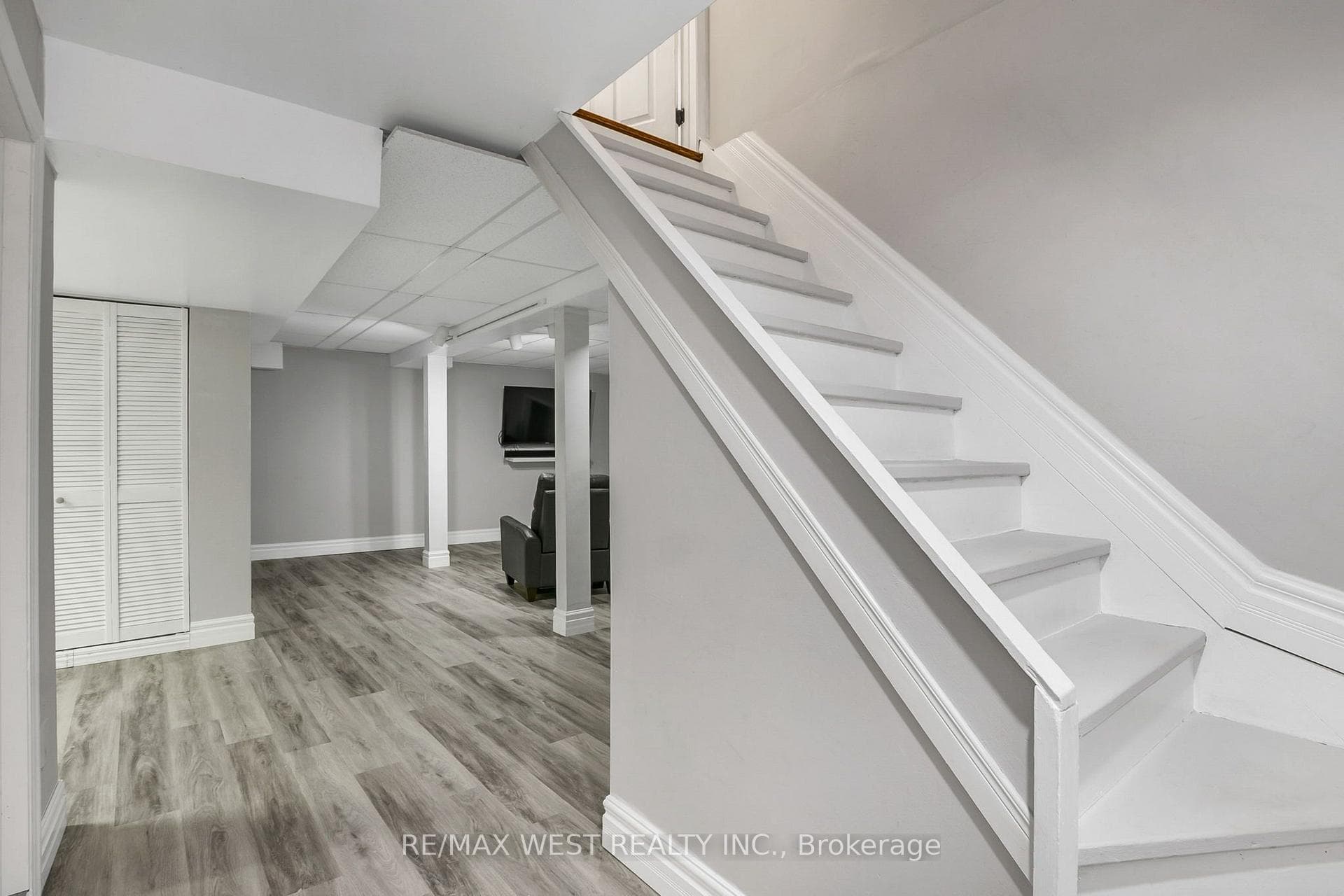 930 Maramis Court photo 35