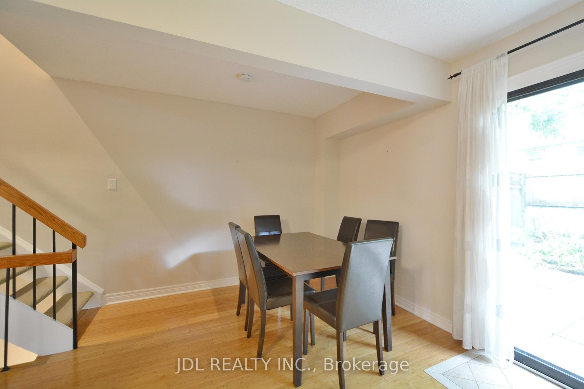 1550 Grosvenor Street Unit 21 photo 14