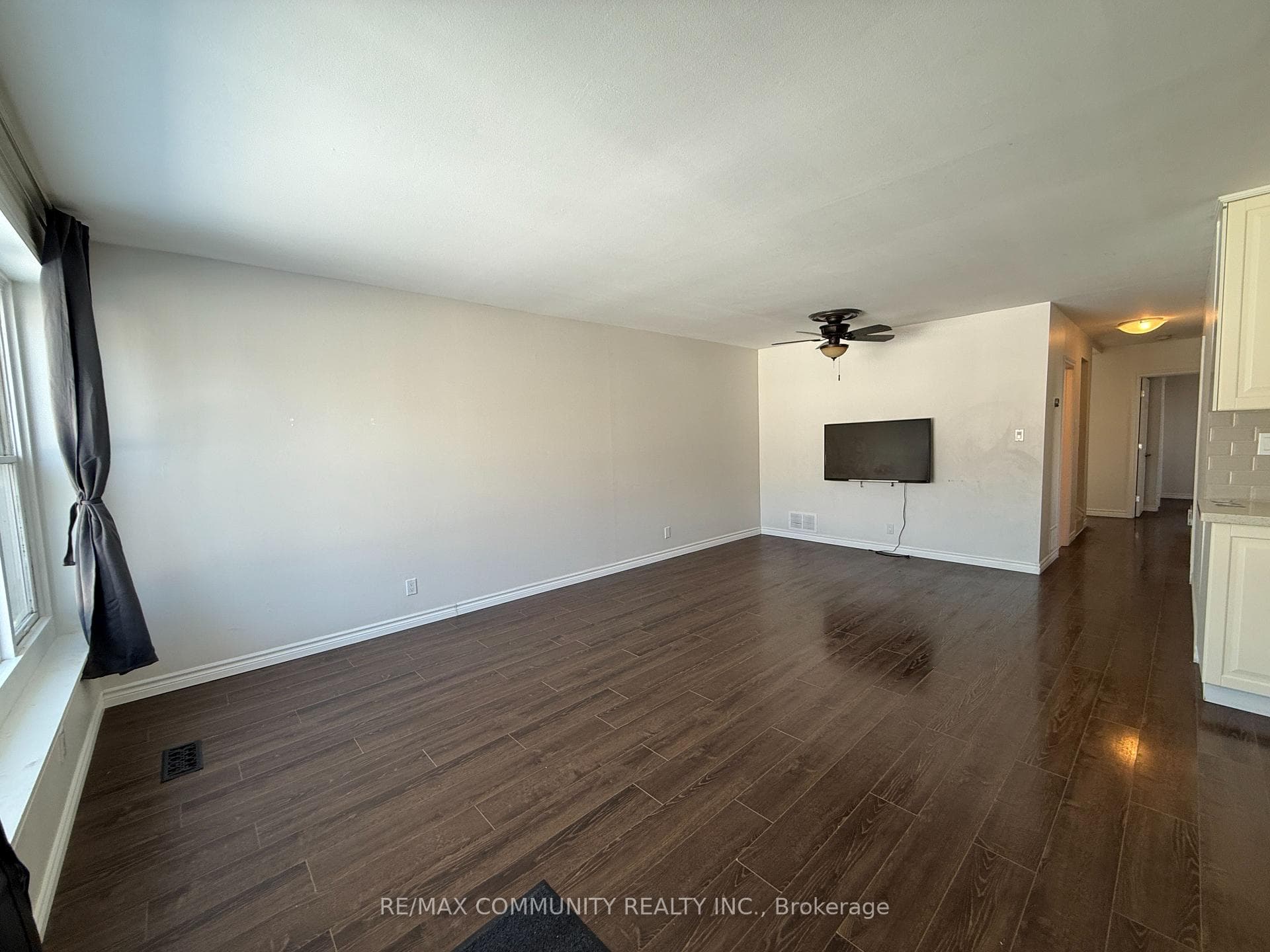 47 Davis Road Unit Main photo 3