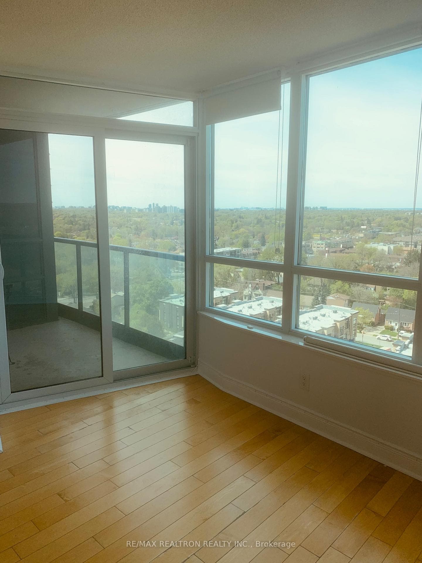 25 Greenview Avenue Unit 1517 photo 12