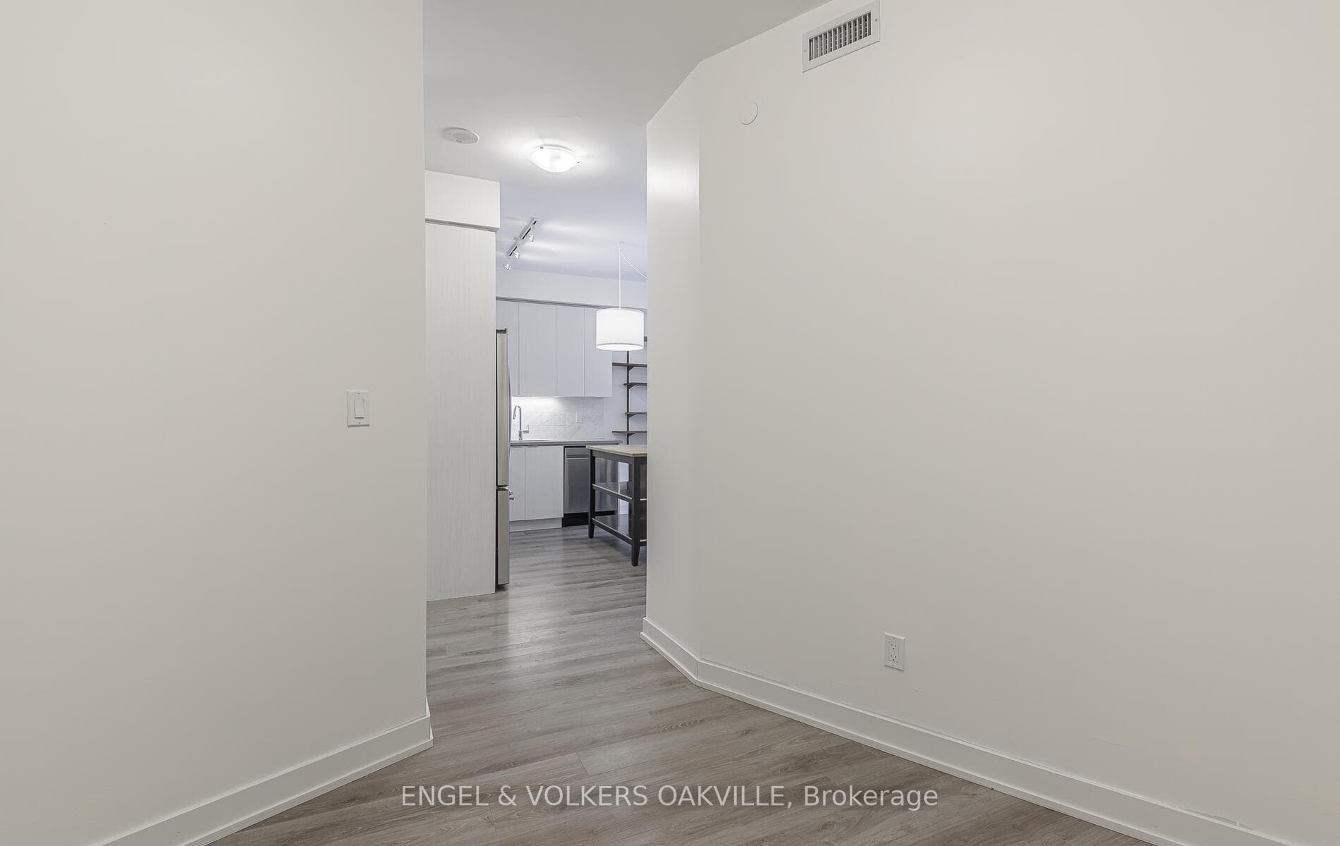 50 Bruyeres Mews Unit 525 photo 9