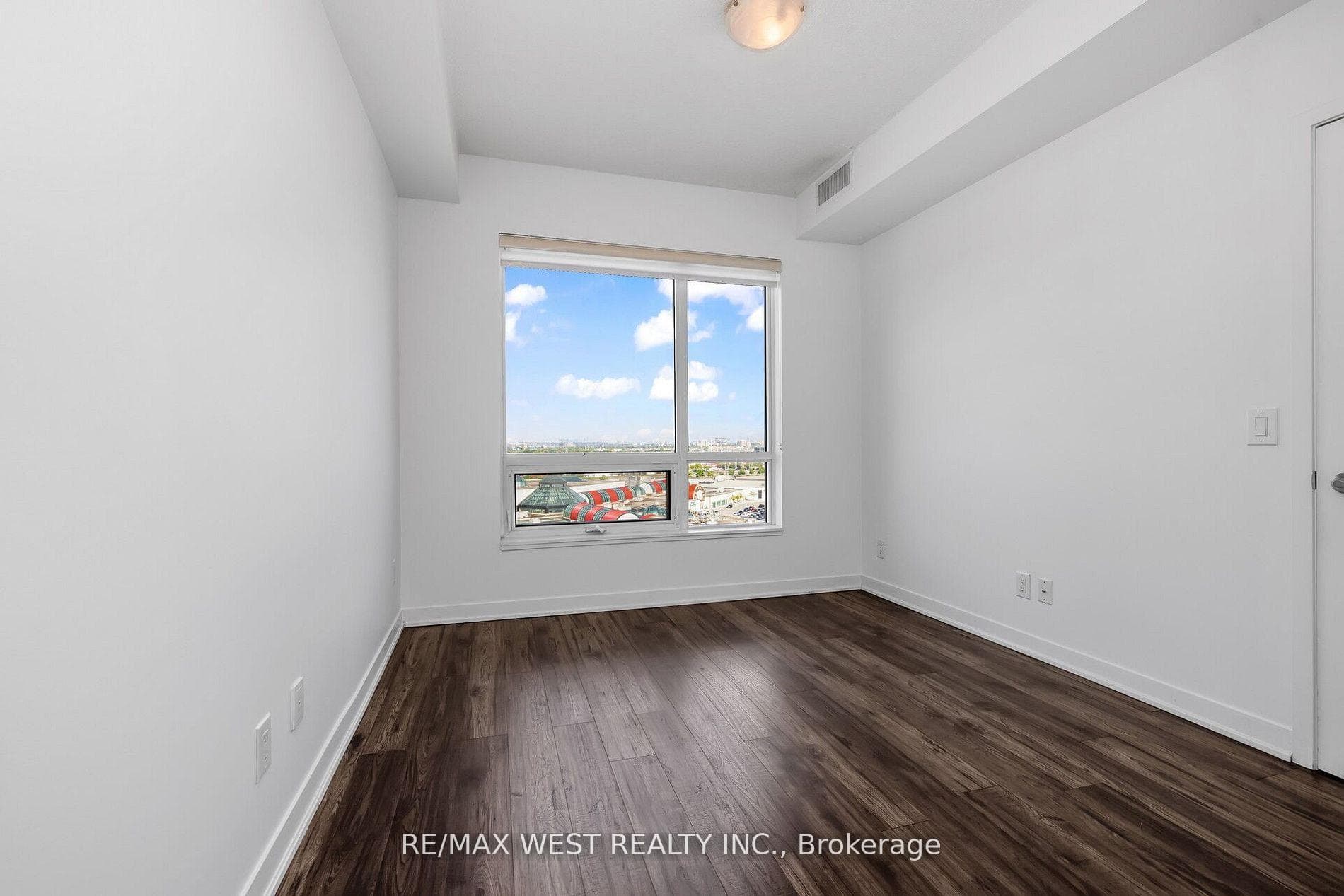 840 Queens Plate Drive Unit 1211 photo 28