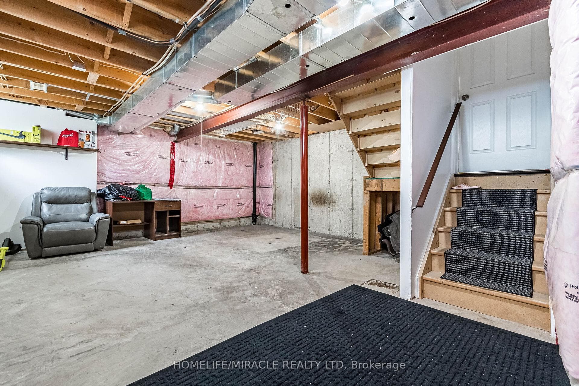 222 Pelech Crescent photo 46