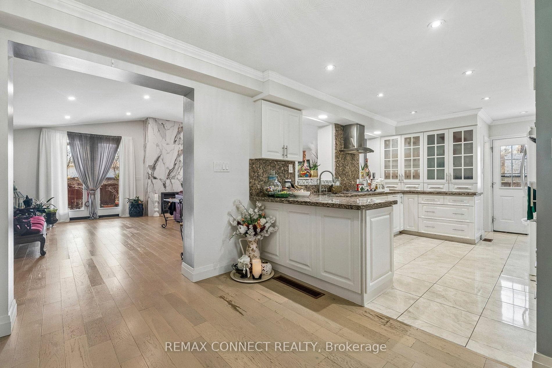 750 Gorham Street photo 8