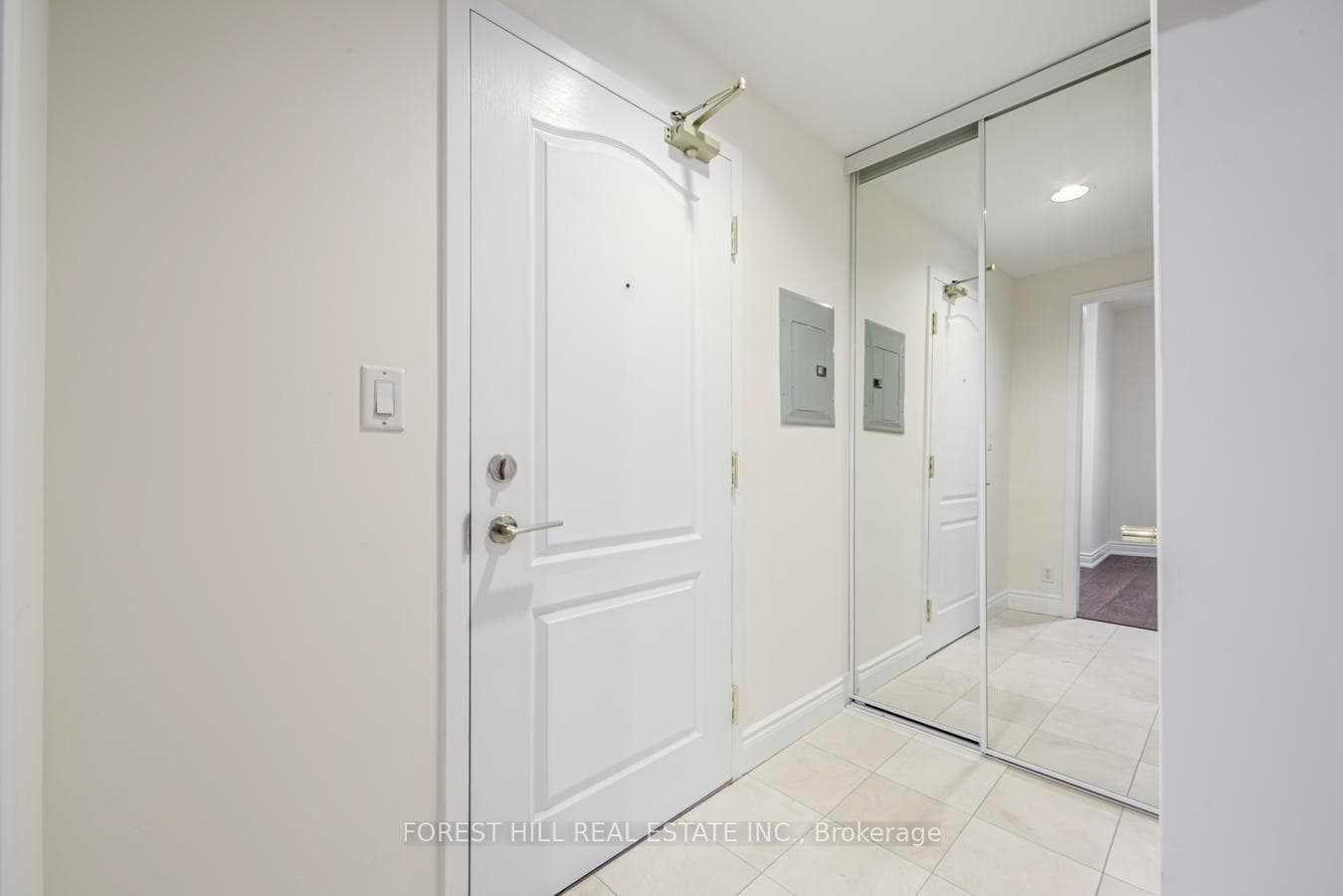 20 Collier Street Unit 506 photo 3