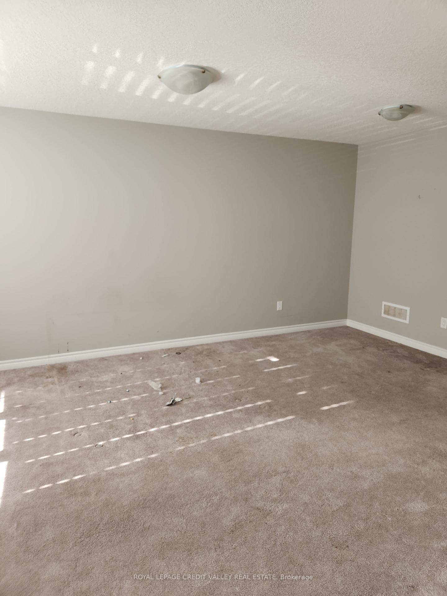 984 Wright Drive photo 25