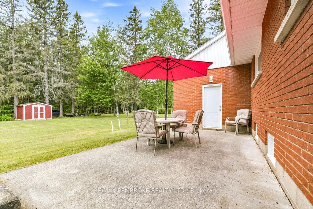 92 Ken Avenue photo 35