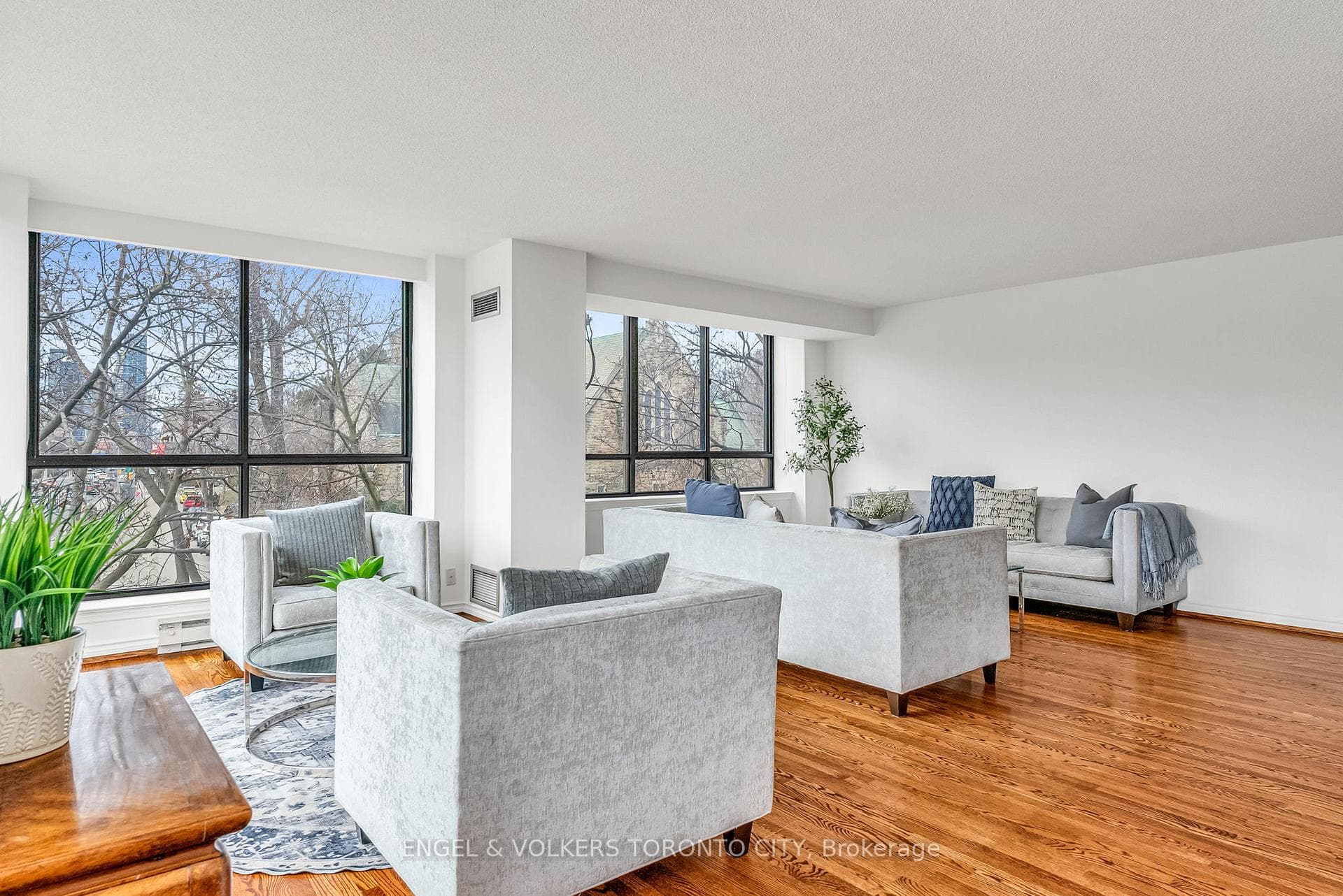 2900 Yonge Street photo 15