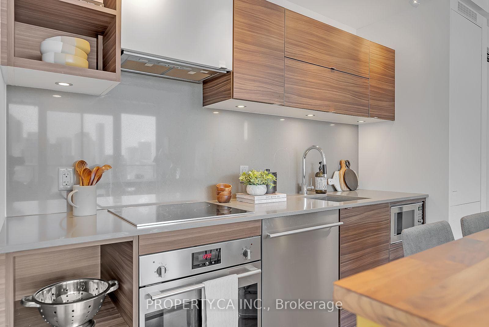 125 Peter Street Unit 2309 photo 6