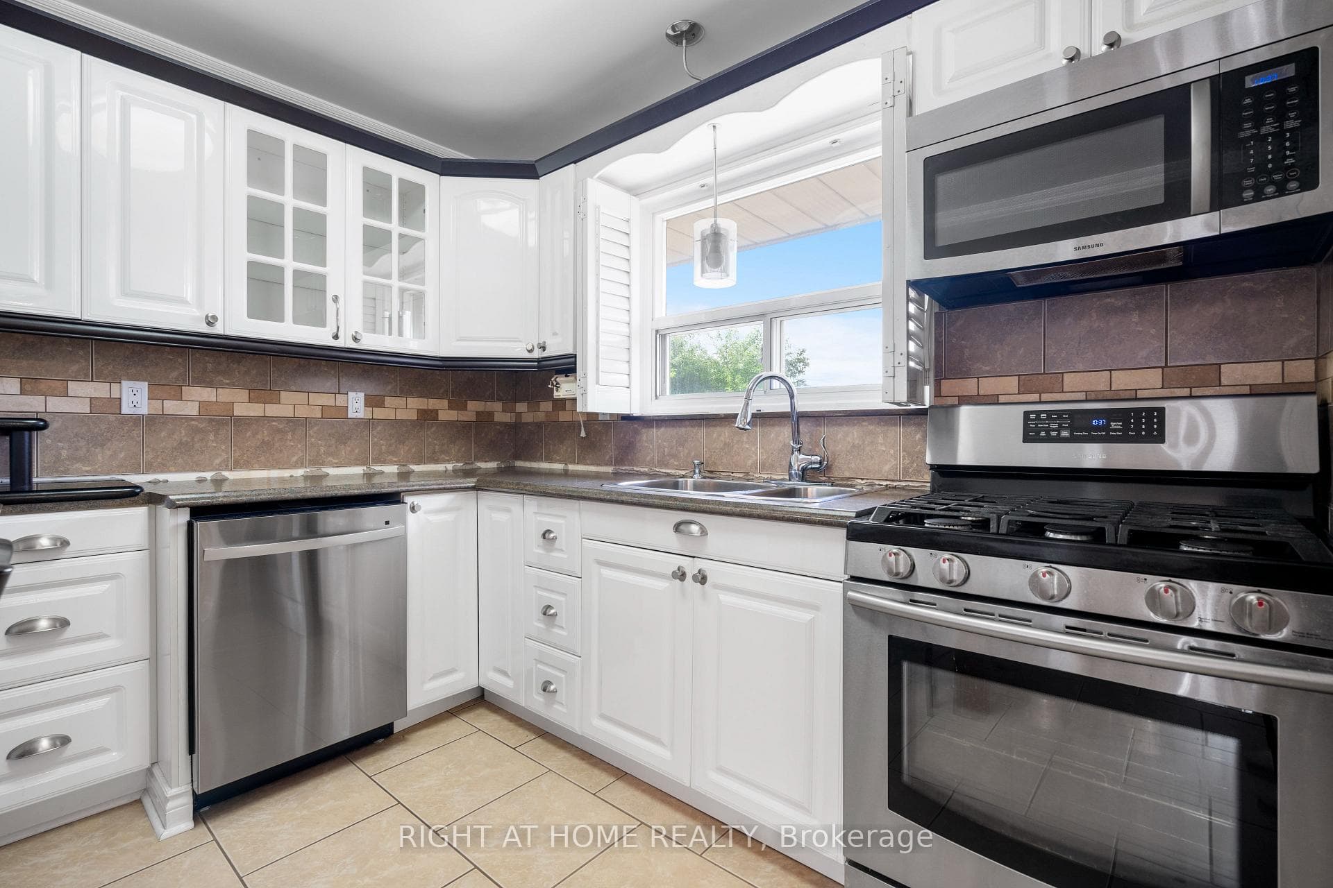 1030 MCCULLOUGH Drive photo 10