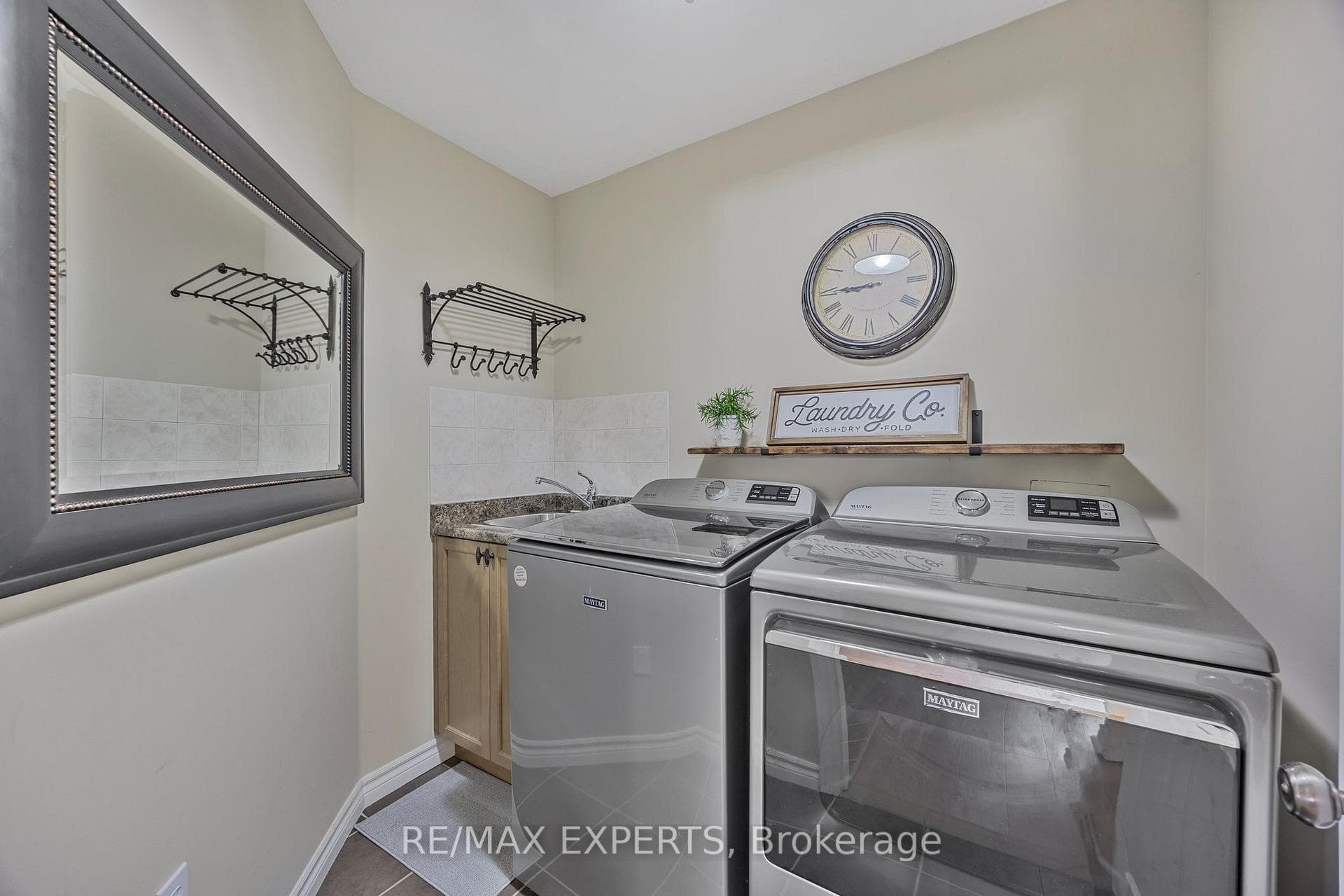 10 Davis Street photo 37