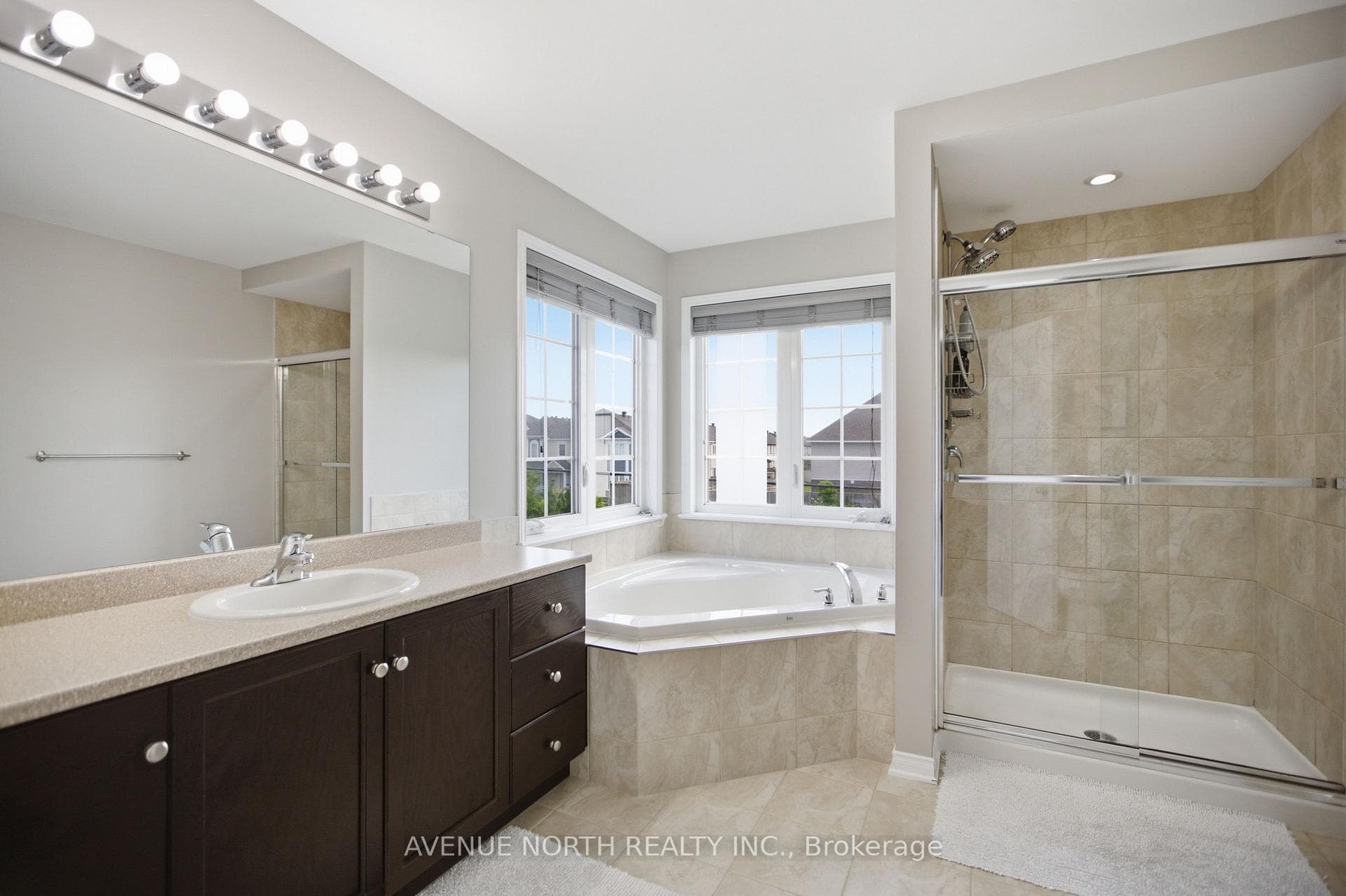 112 Sunita Crescent photo 25