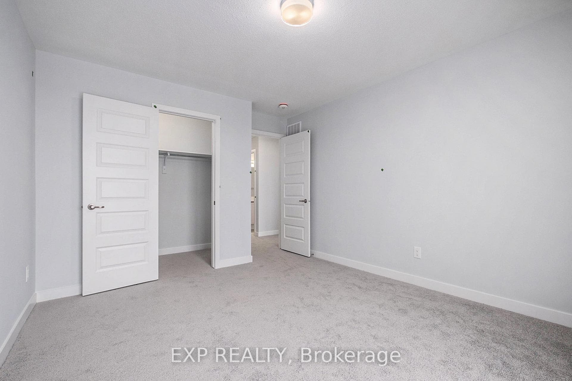 Images provided are to showcase builder finishes.