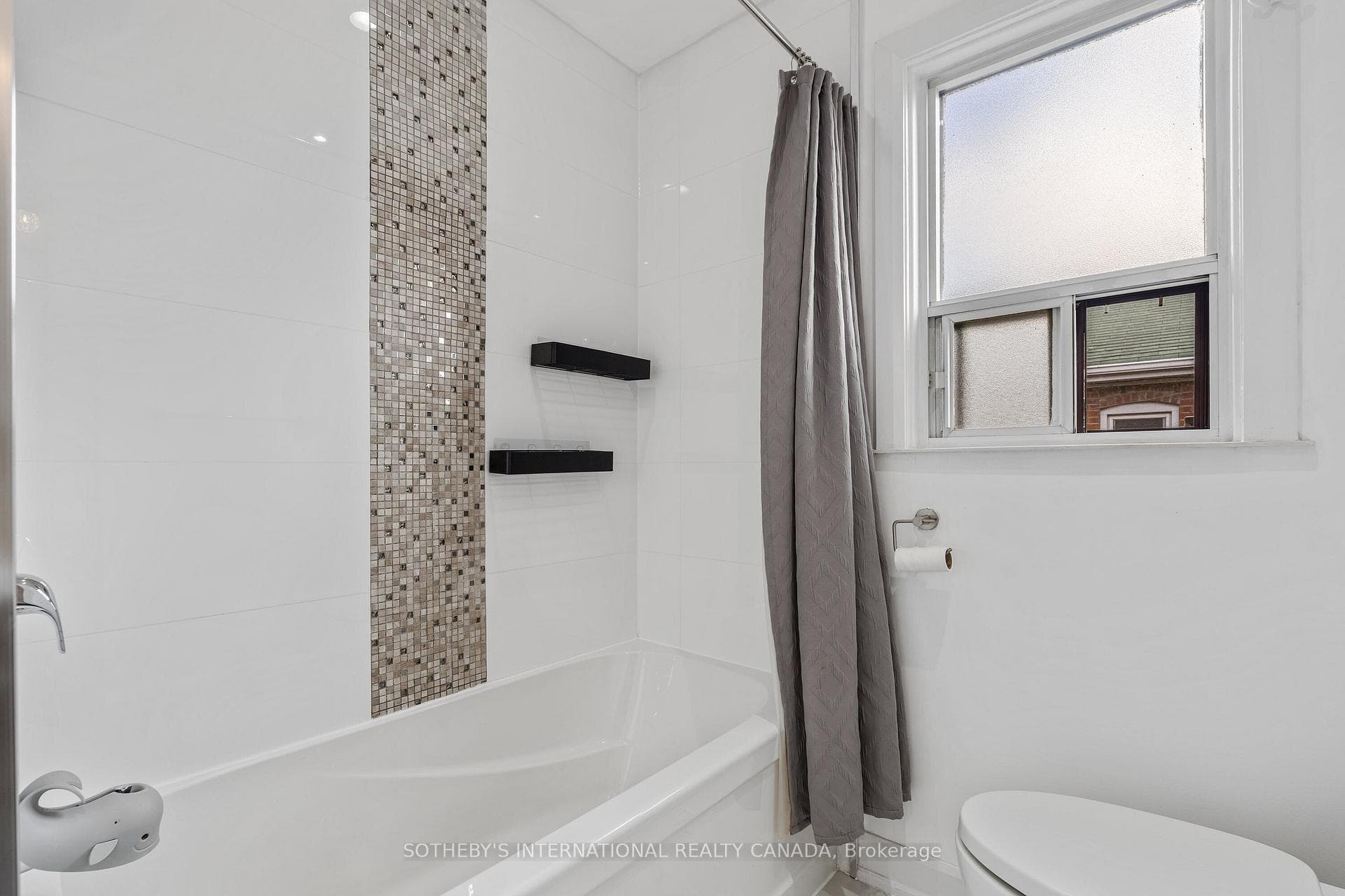 38 Vauxhall Drive photo 21