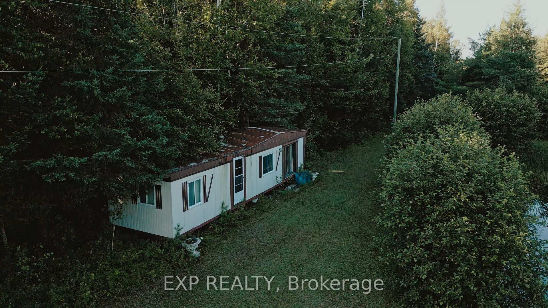2670 SPARROW LAKE Road photo 9