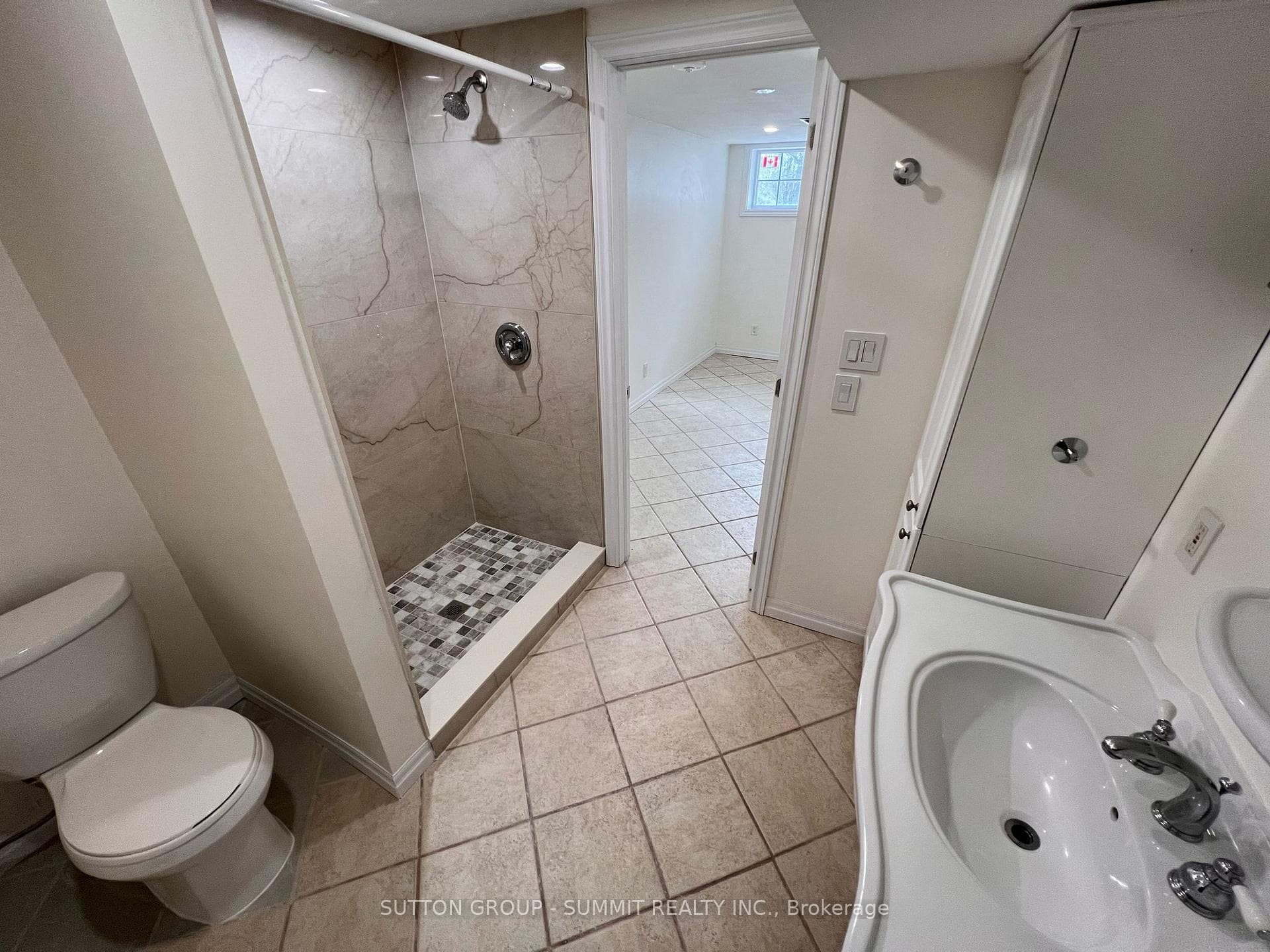 577 Oshawa Boulevard photo 14
