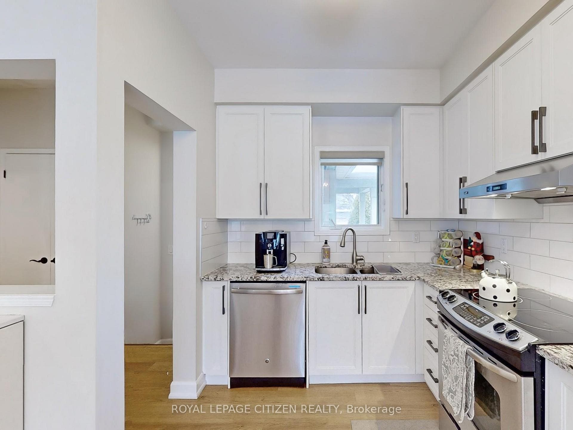 1863 Stevington Crescent photo 8