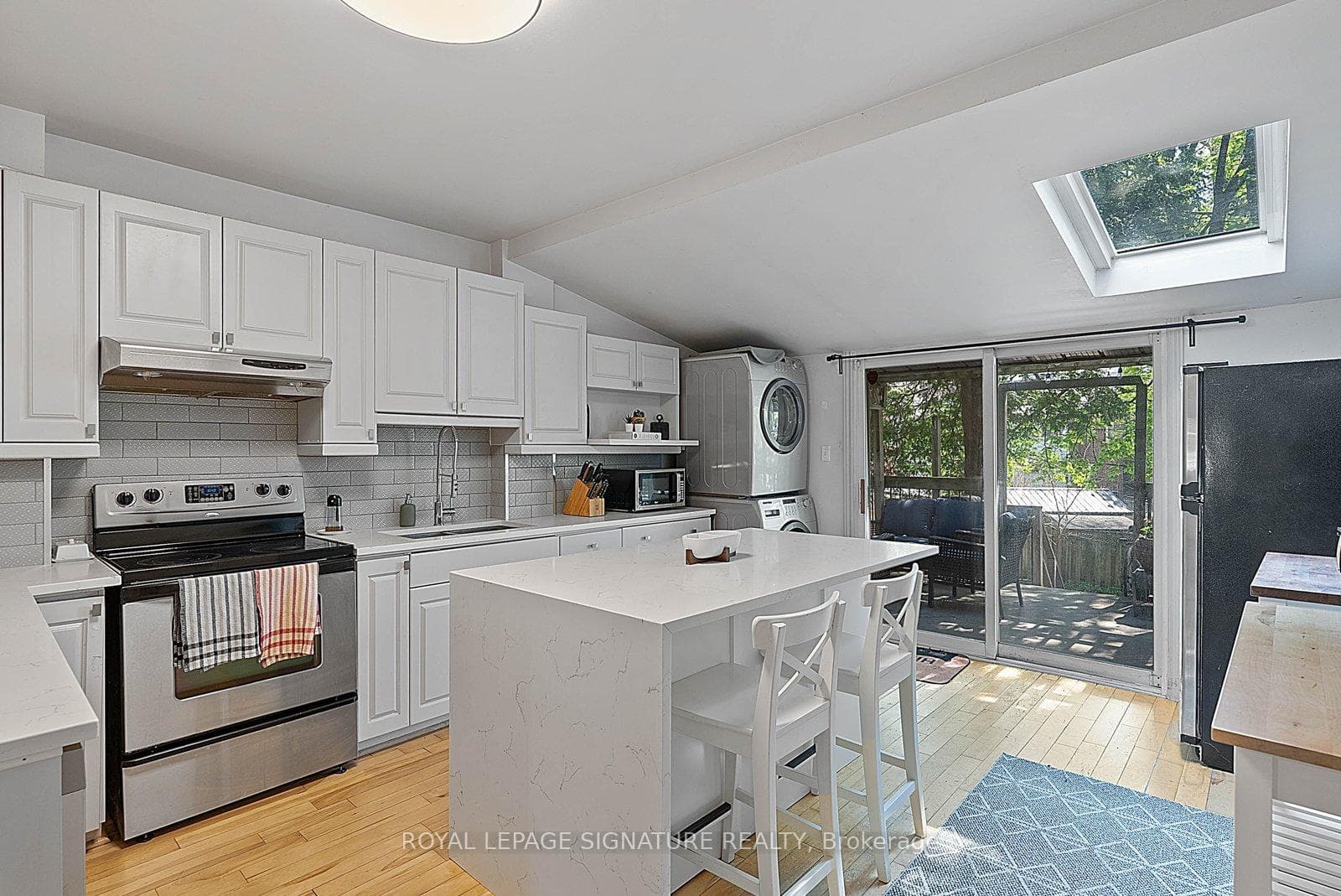 55 Kingston Road photo 8