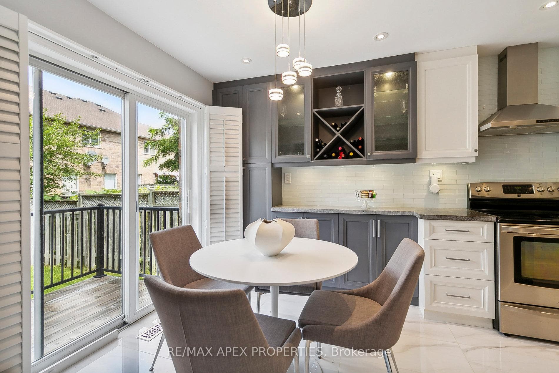 3815 Talias Crescent photo 14
