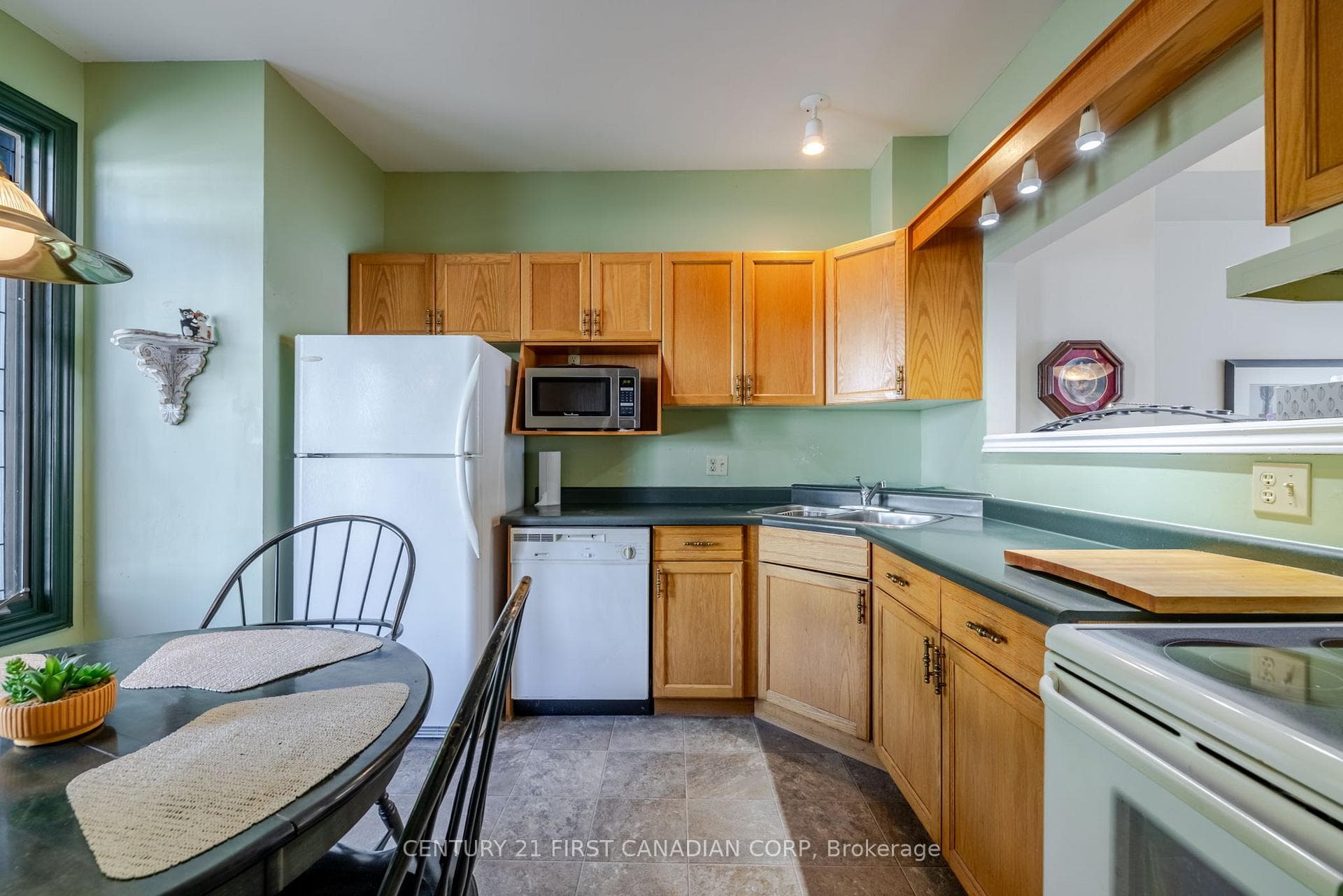 1415 Commissioners Road Unit 19 photo 3