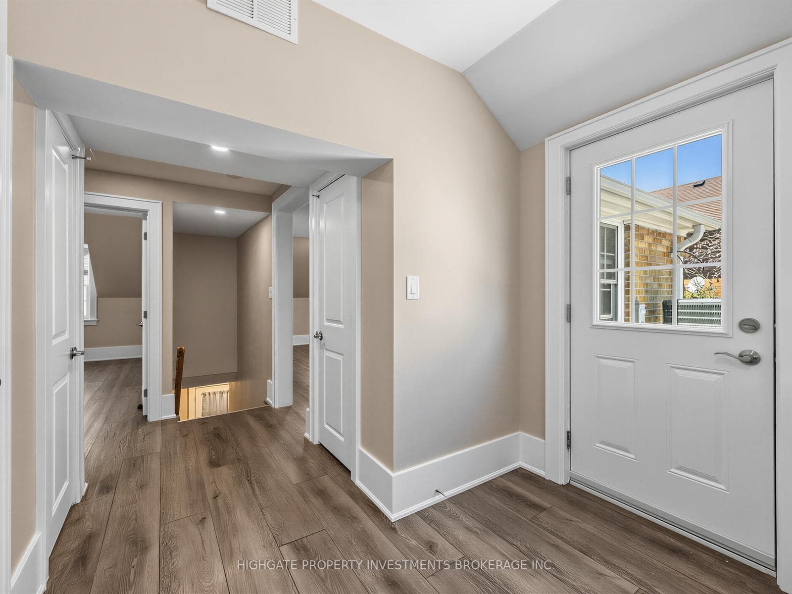 107 Kent Street Unit Upper photo 6