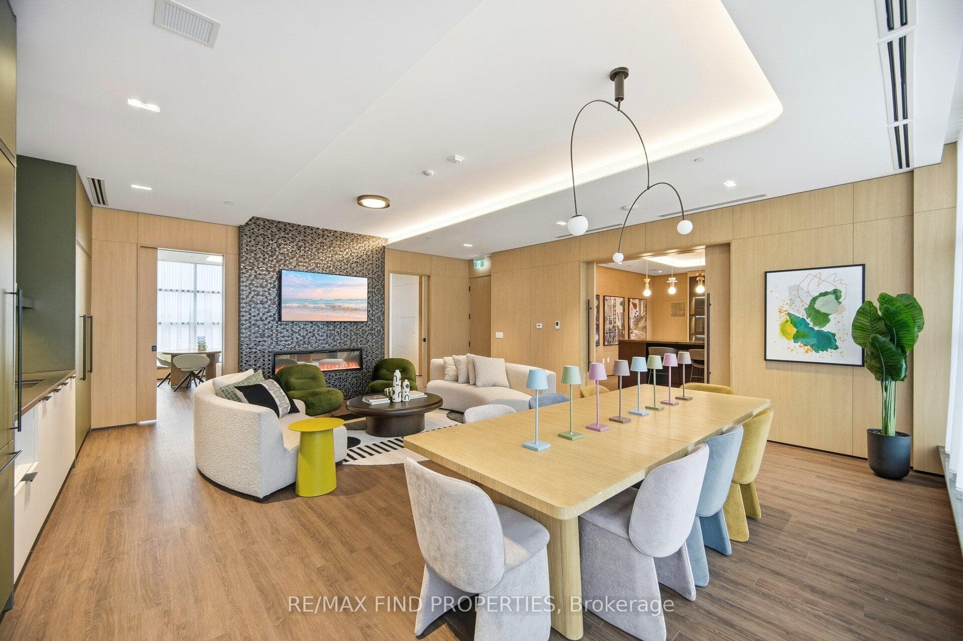 750 WHITLOCK Avenue Unit 811 photo 40