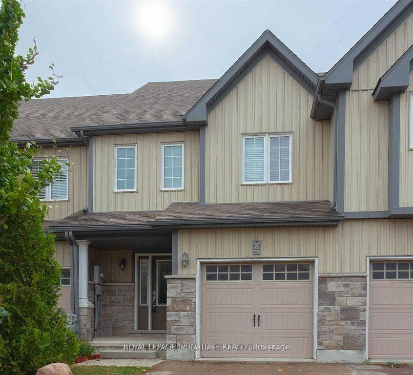 523 Windflower Crescent photo 2