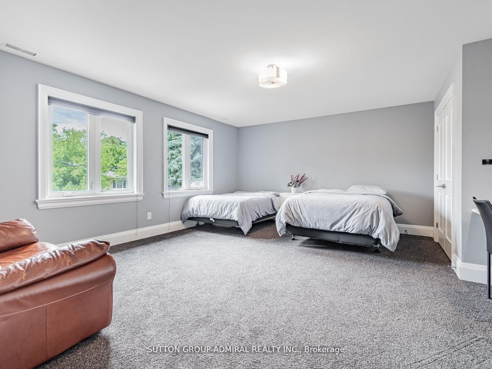 11 Frontenac Avenue photo 29