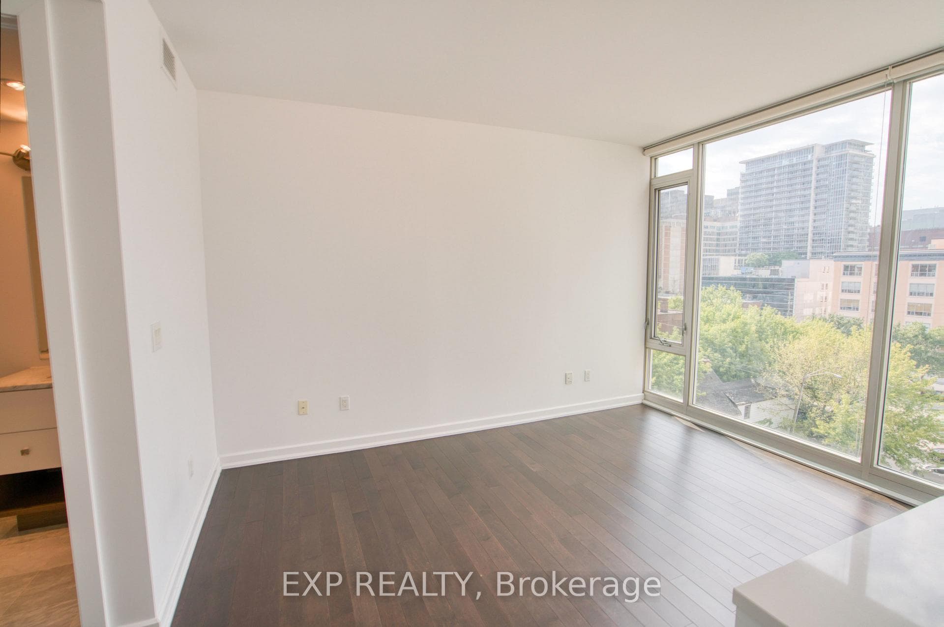 300 Lisgar Street Unit 603 photo 40