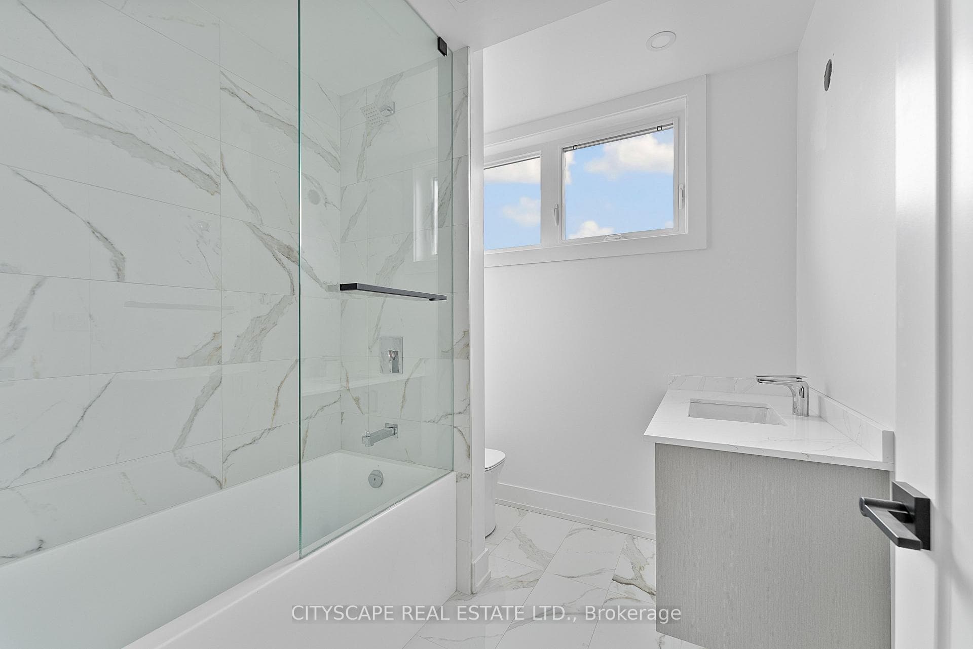589 Oakwood Avenue Unit 2 - Main photo 29