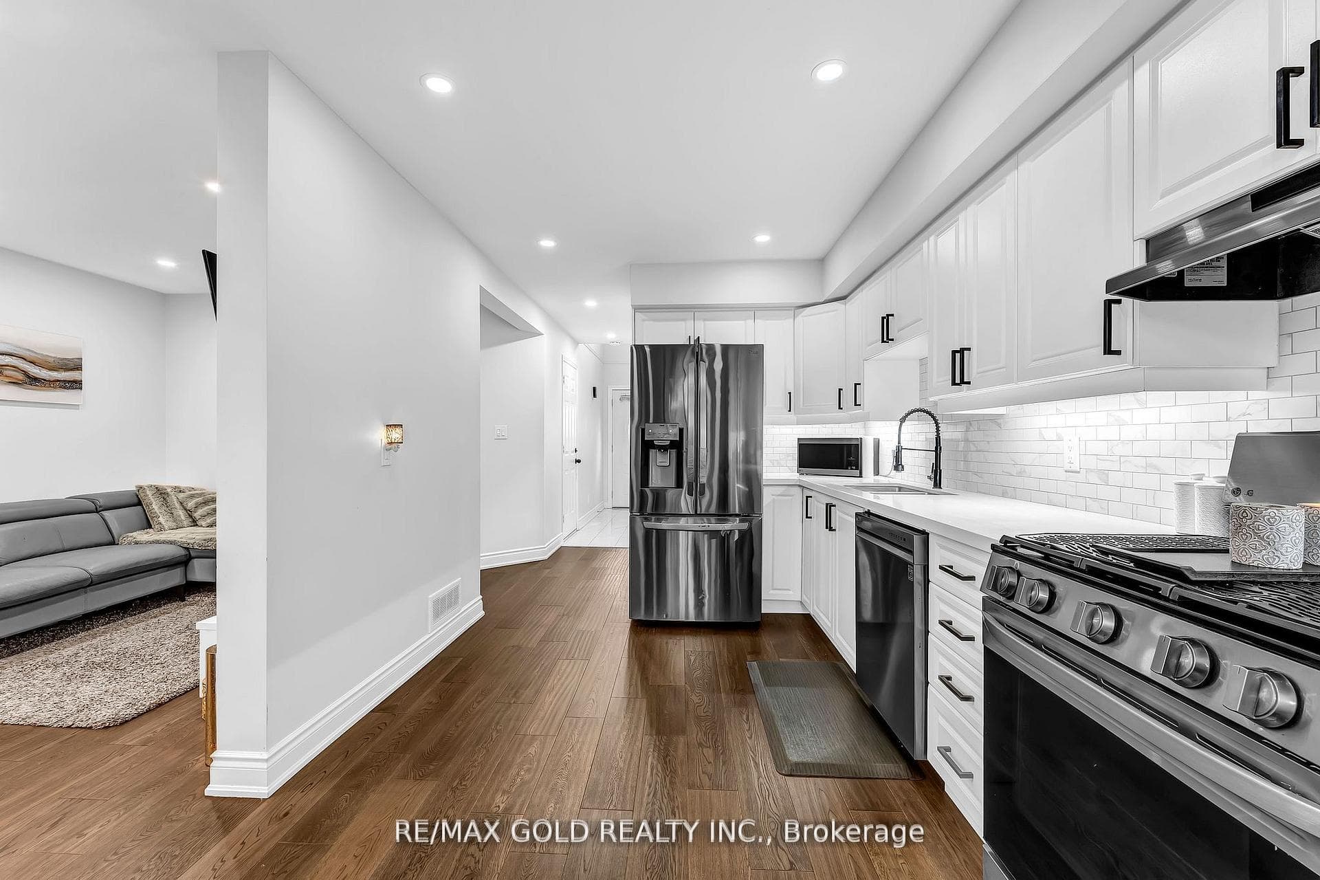 90 Mooregate Crescent Unit 34 photo 15