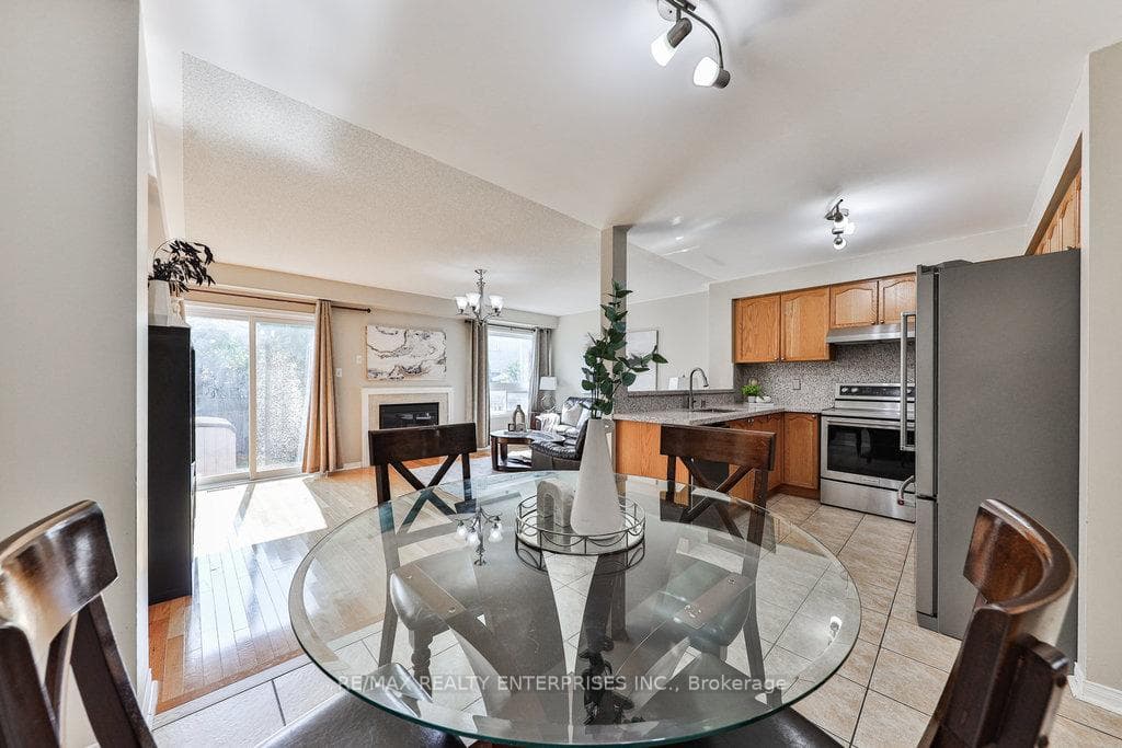 3898 Skyview Street photo 12