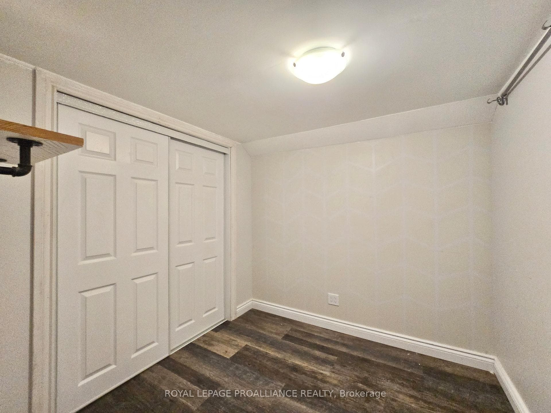 24 Russell Street photo 24