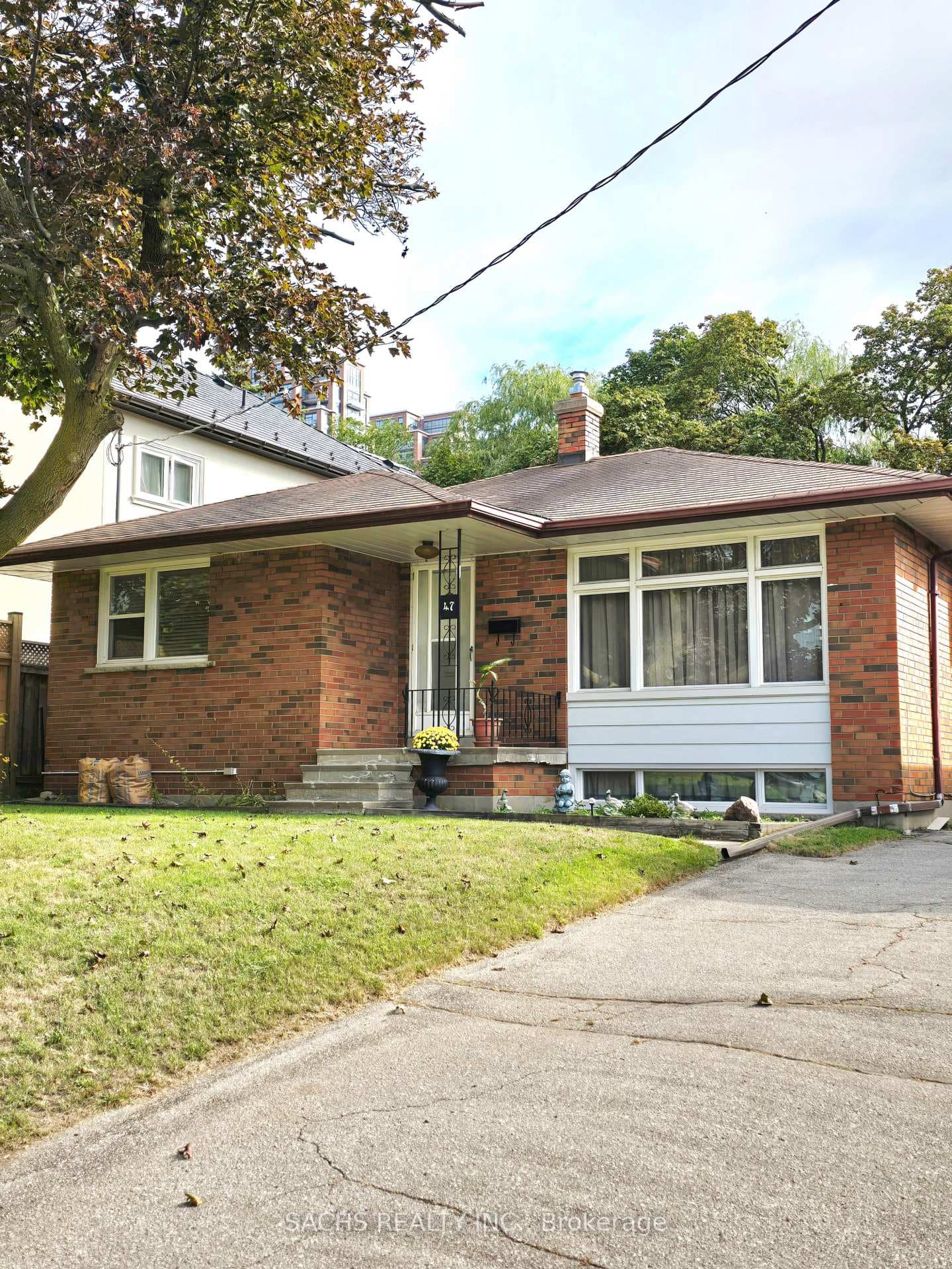 47 HEATHERINGTON Drive photo 5