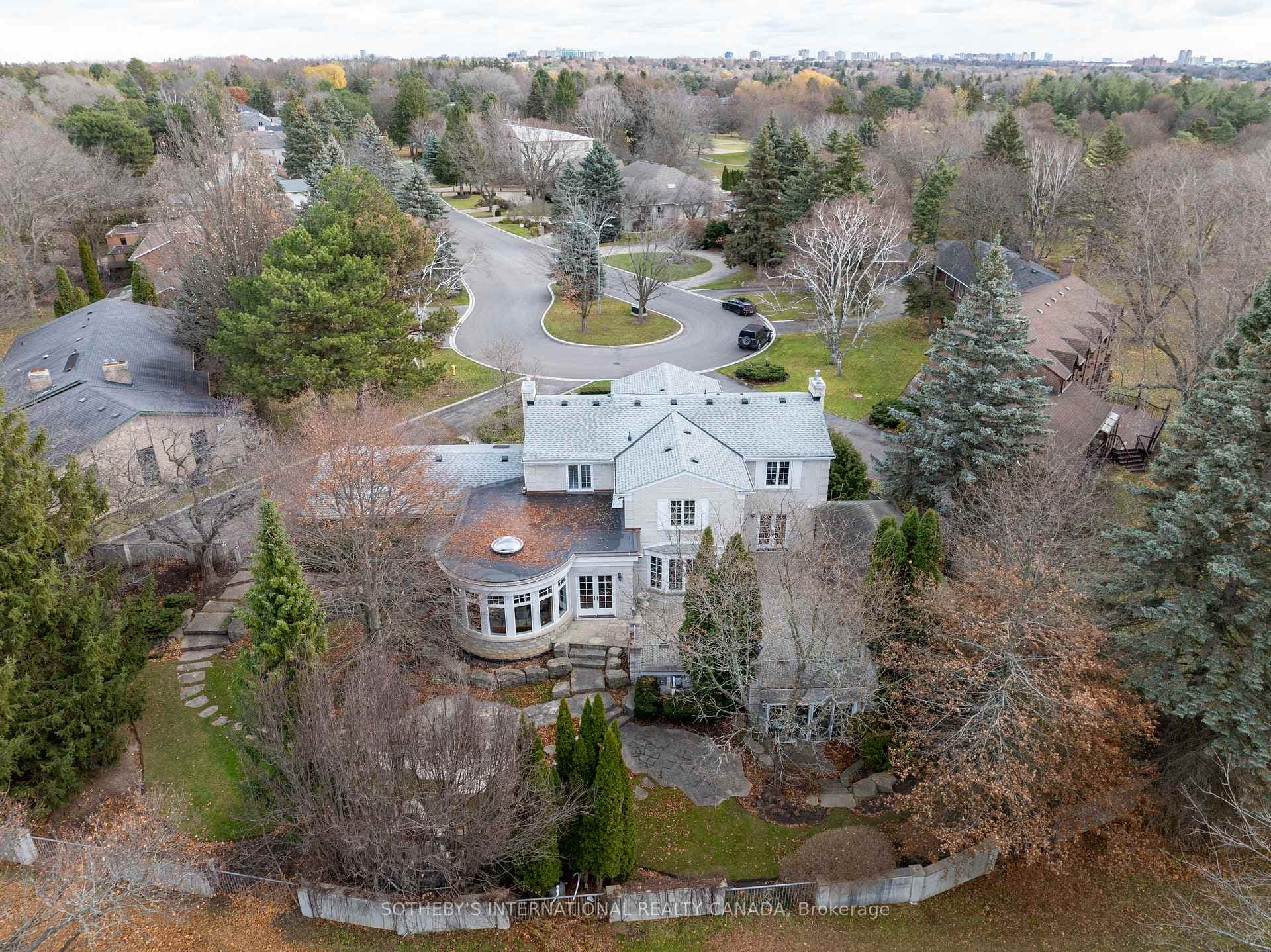 91 Fairway Heights Drive photo 1