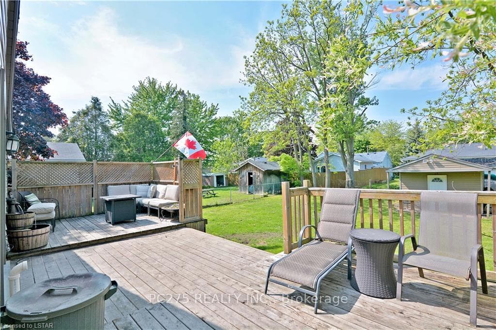 471 SIMCOE Street photo 26