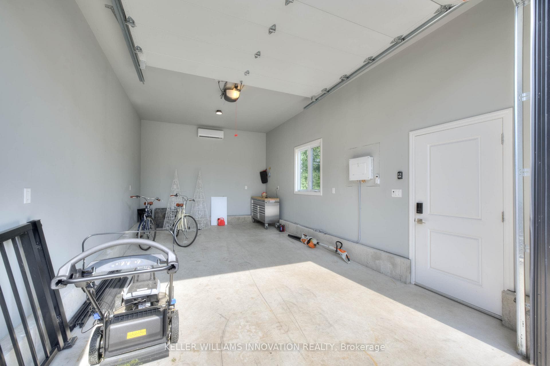13 Gilmer Crescent photo 33