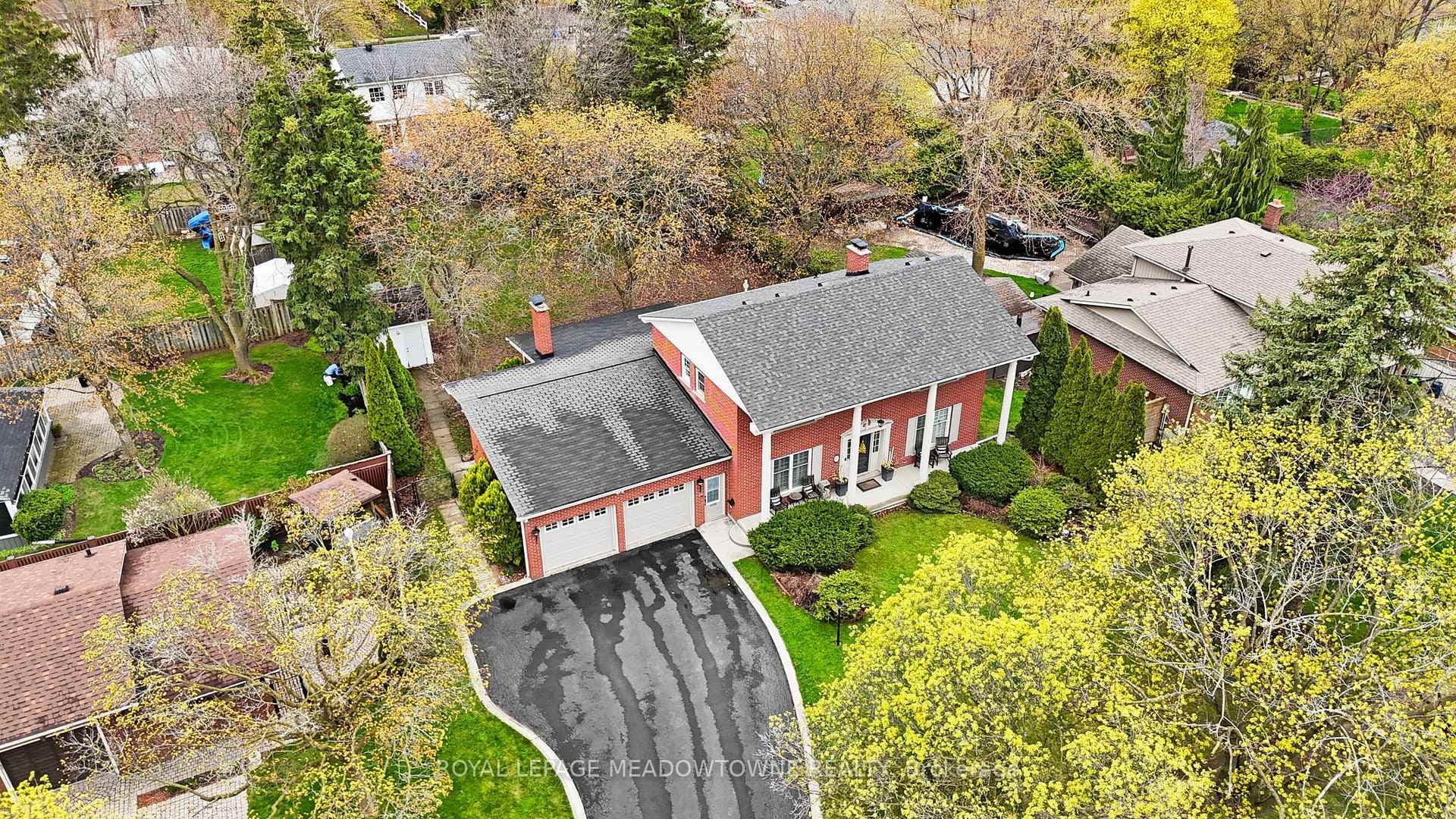 415 Highside Drive photo 1