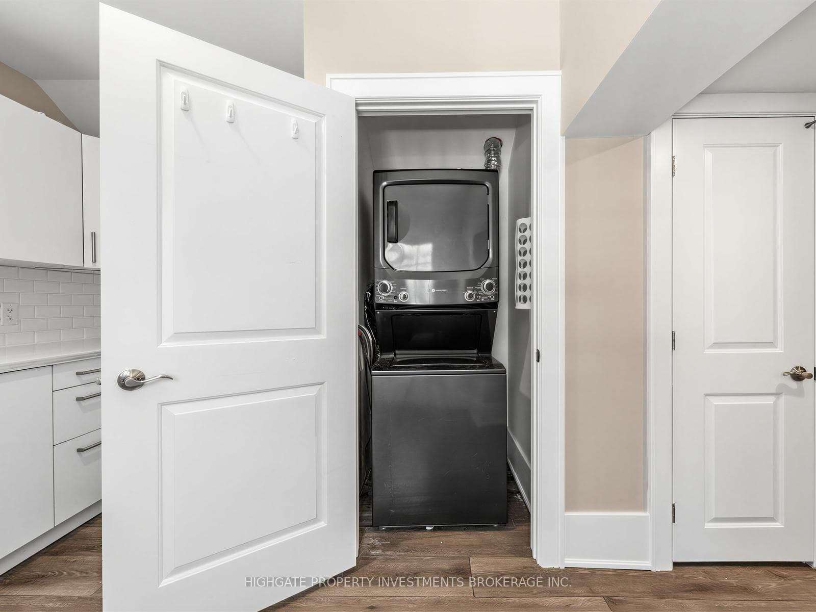 107 Kent Street Unit Upper photo 8